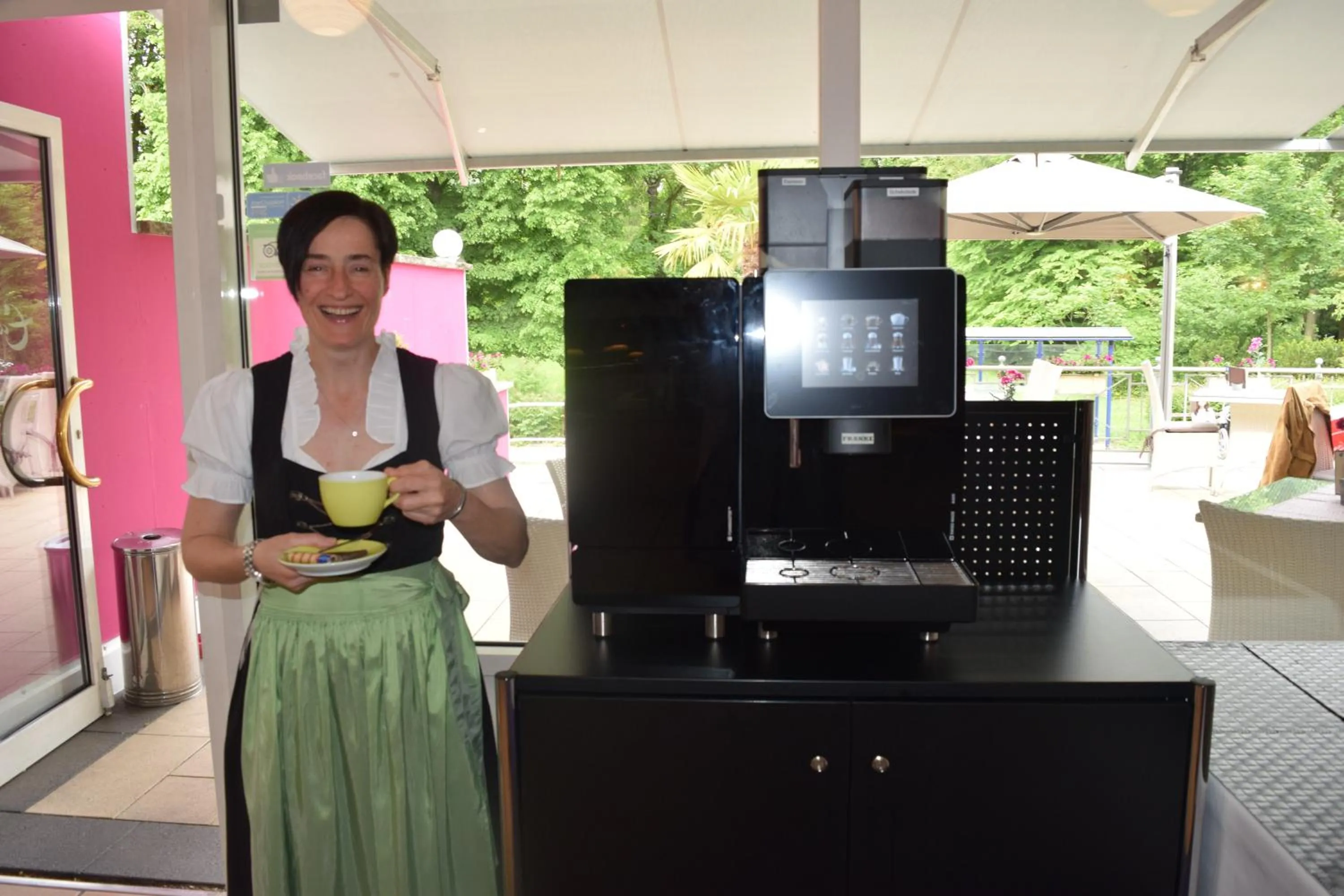 Restaurant/places to eat in Eden Hotel