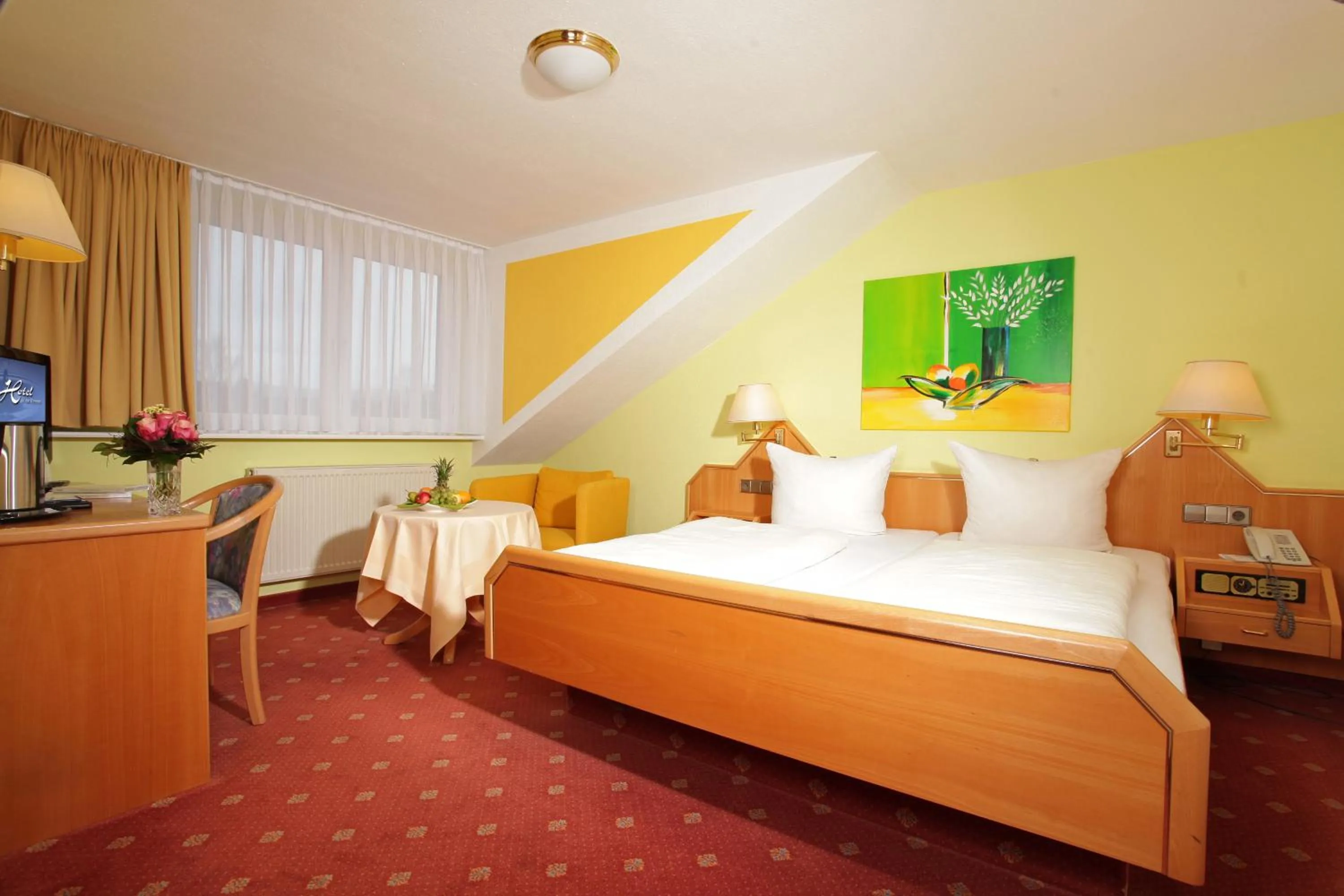 Photo of the whole room, Bed in Eden Hotel