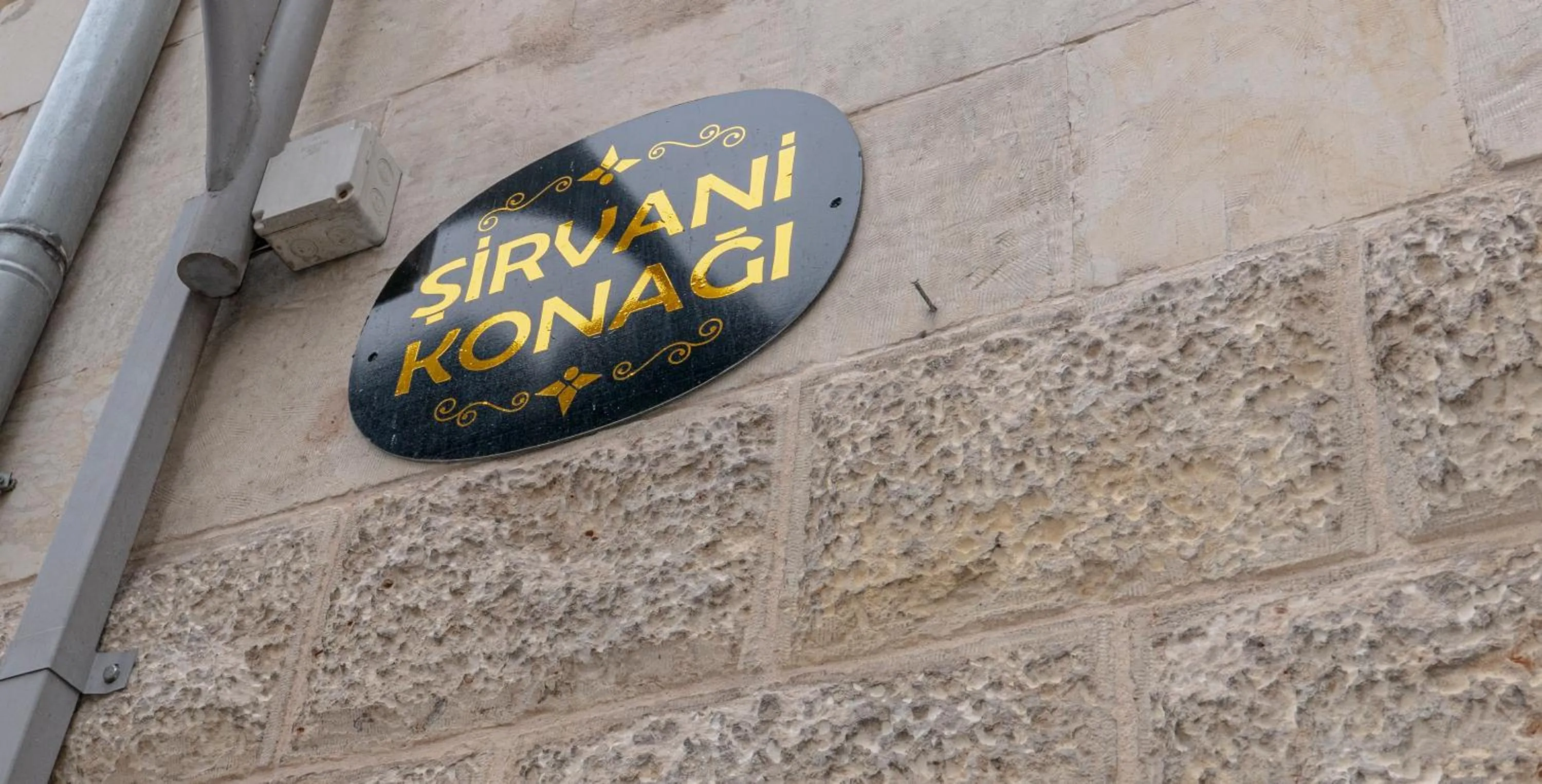 Property logo or sign in Şirvani Konağı