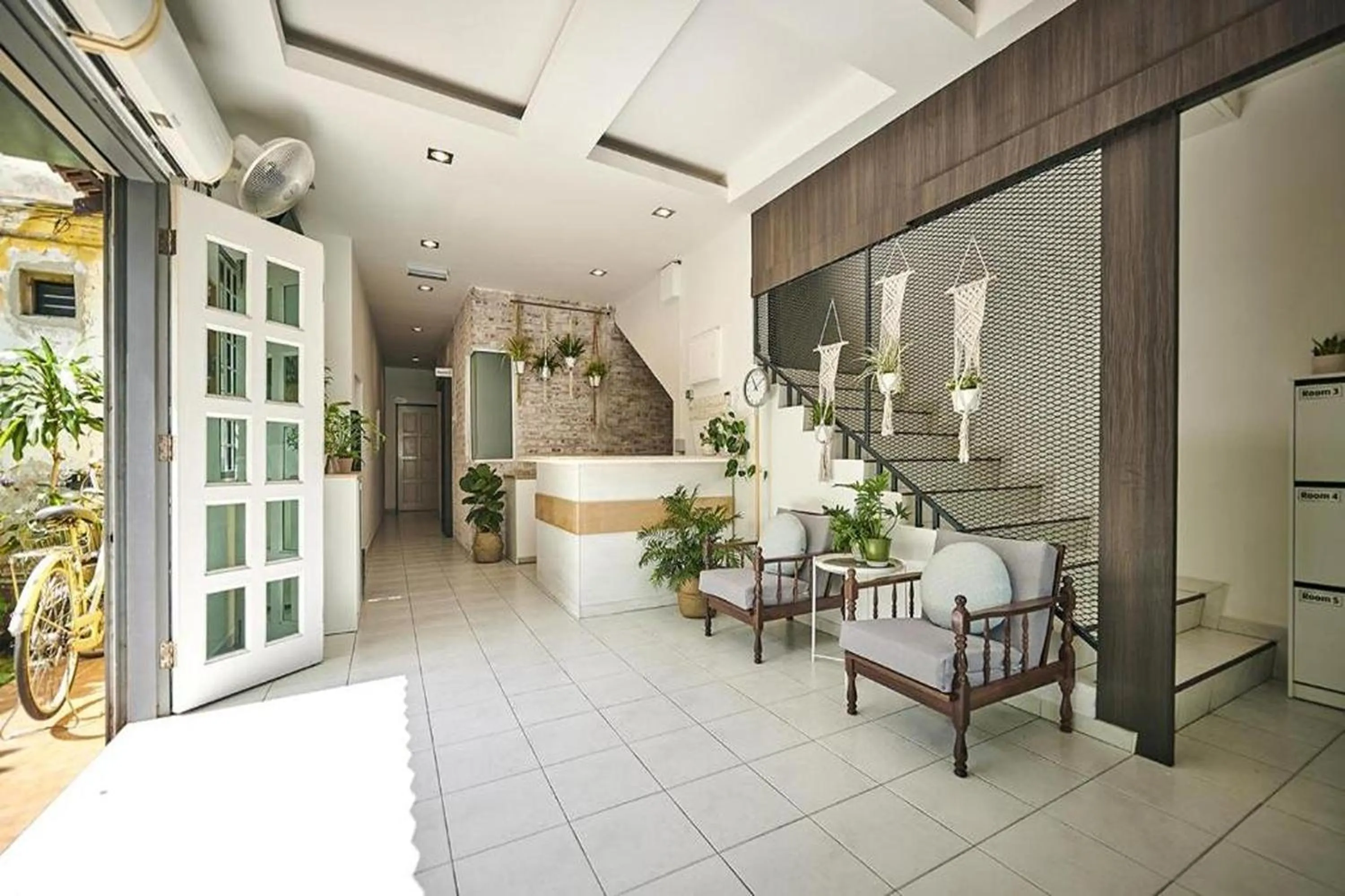 Lobby or reception in Sleepy Nomad Hostel