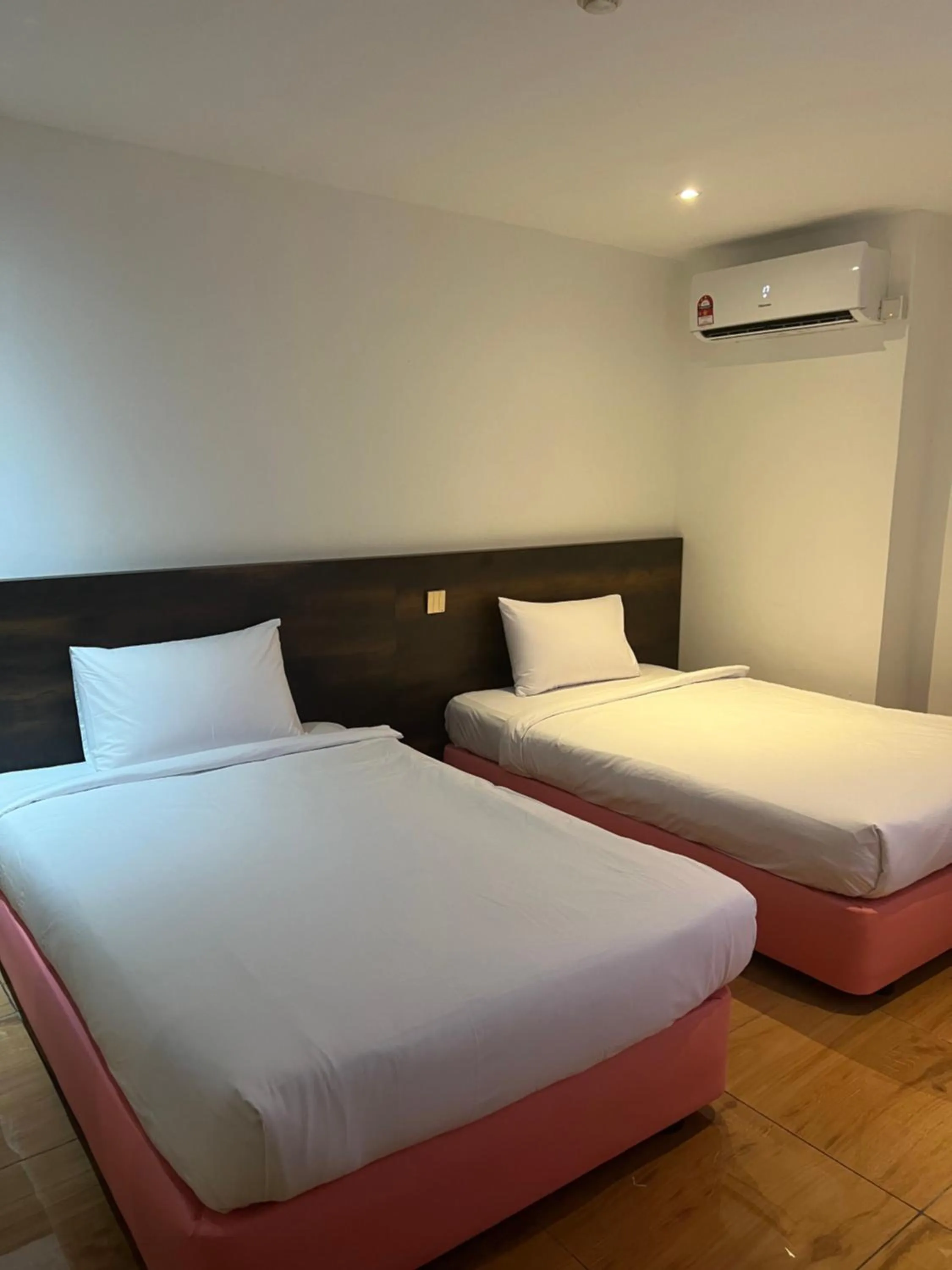 Bed in HOTEL SRI SUTRA (BANDAR SUNWAY)