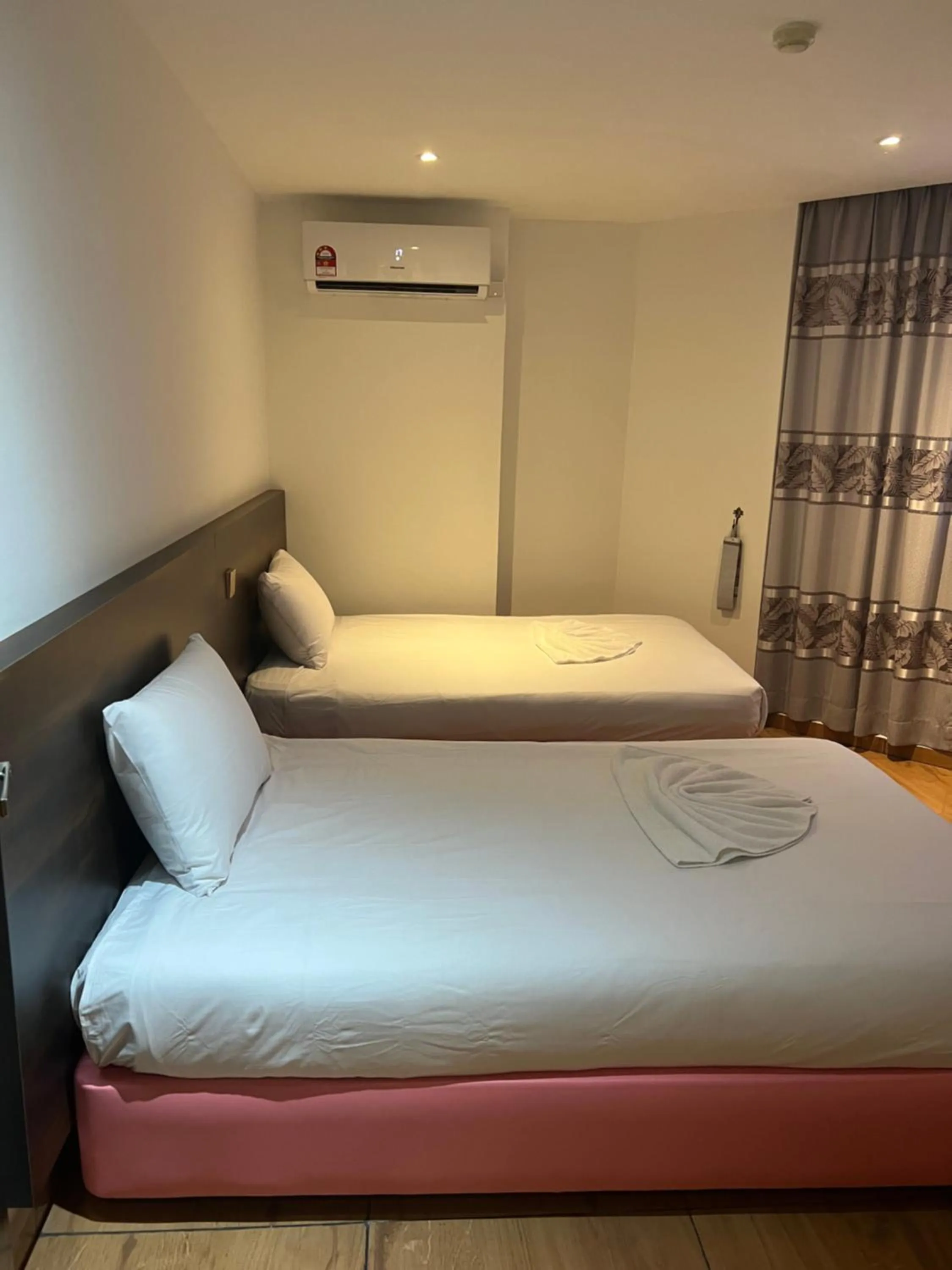Bed in HOTEL SRI SUTRA (BANDAR SUNWAY)