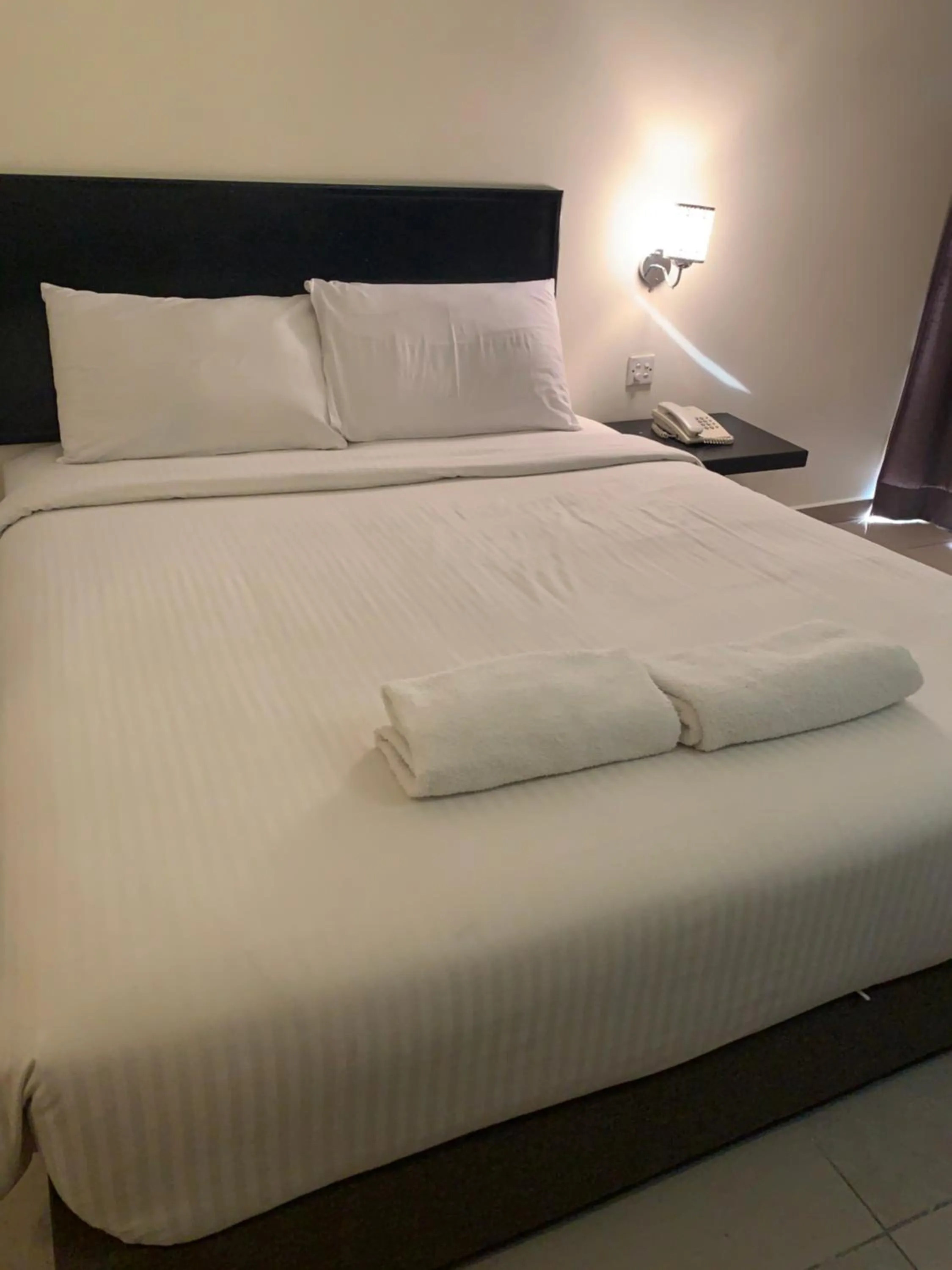 Bed in HOTEL SRI SUTRA (BANDAR SUNWAY)