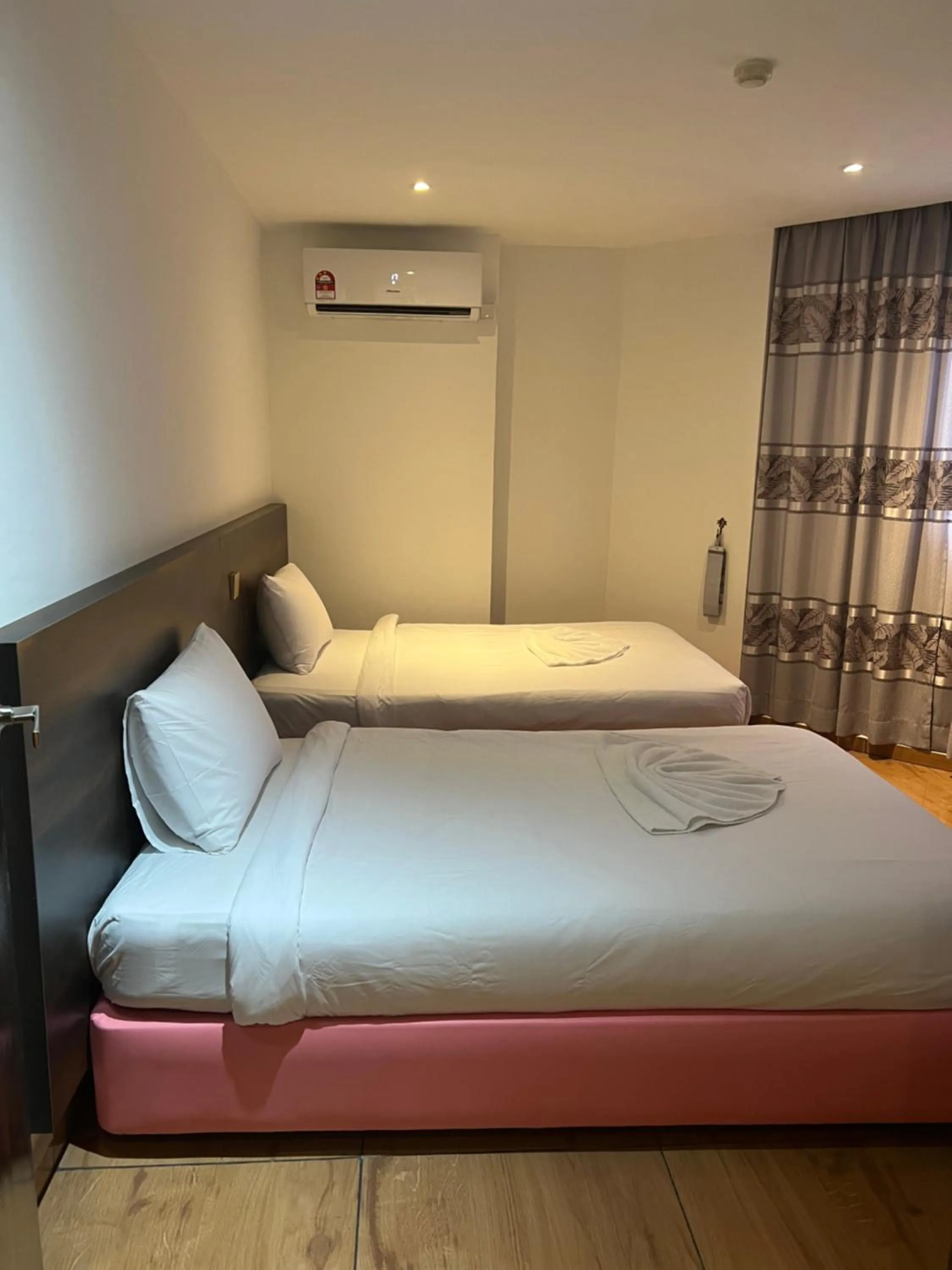 Bed in HOTEL SRI SUTRA (BANDAR SUNWAY)