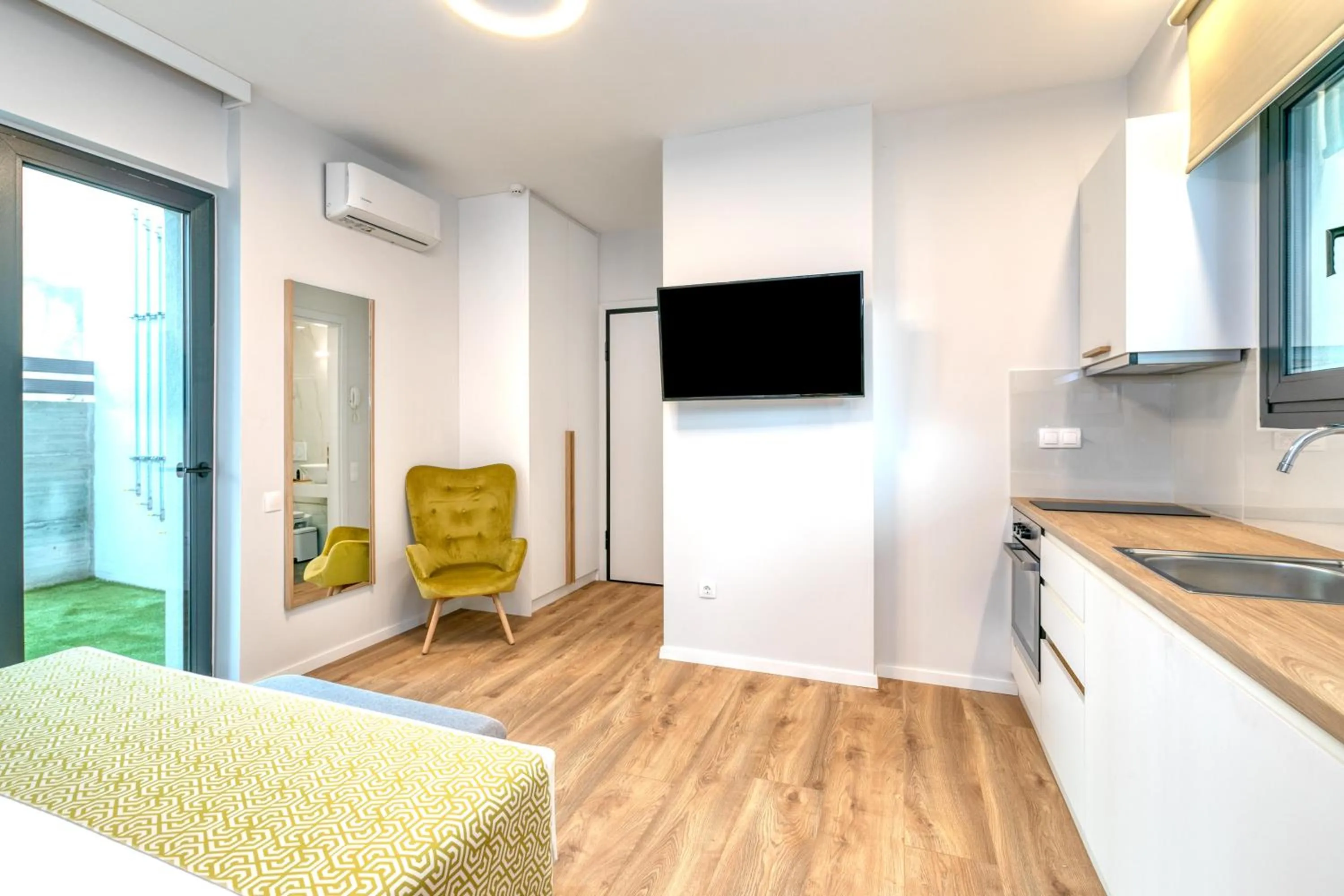 Photo of the whole room in δ193