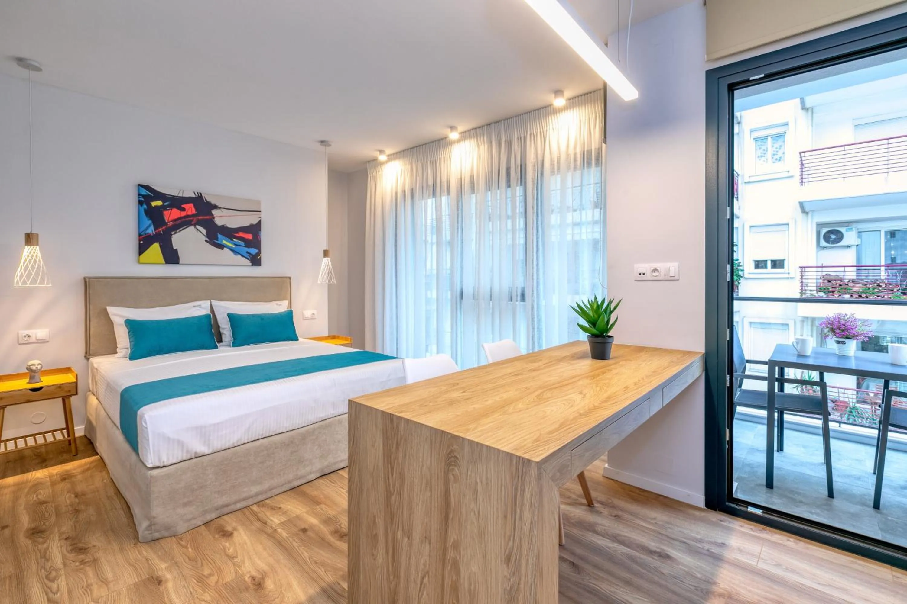 Photo of the whole room, Bed in δ193