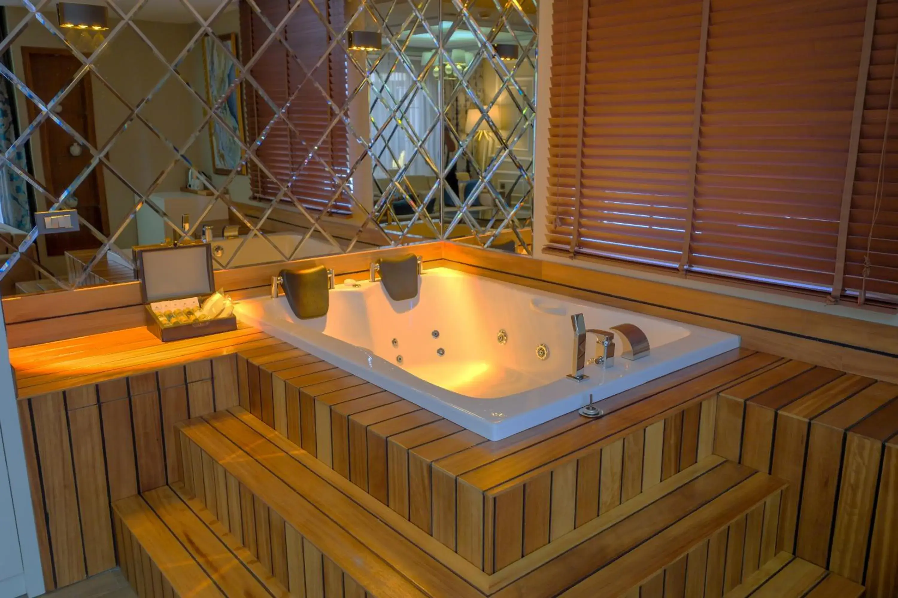 Deluxe King Suite in Elysium Green Suites Deluxe King Suite in Elysium Green Suites