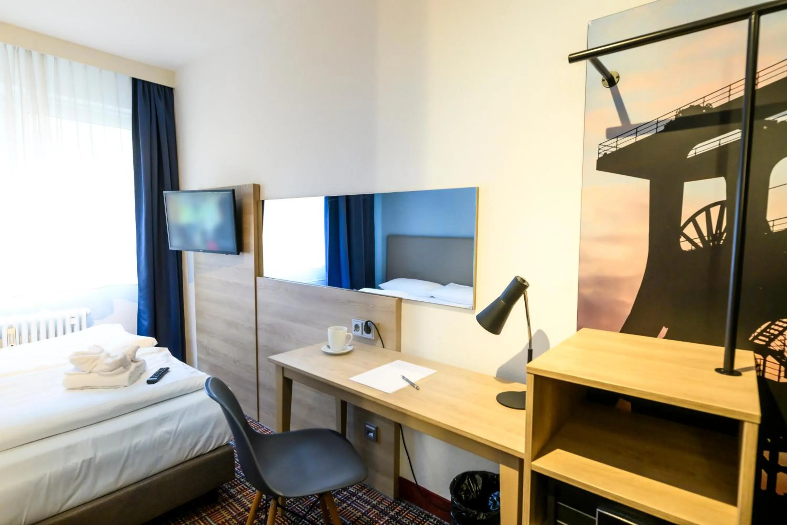 Photo of the whole room, Bed in Hotel Ambassador Essen