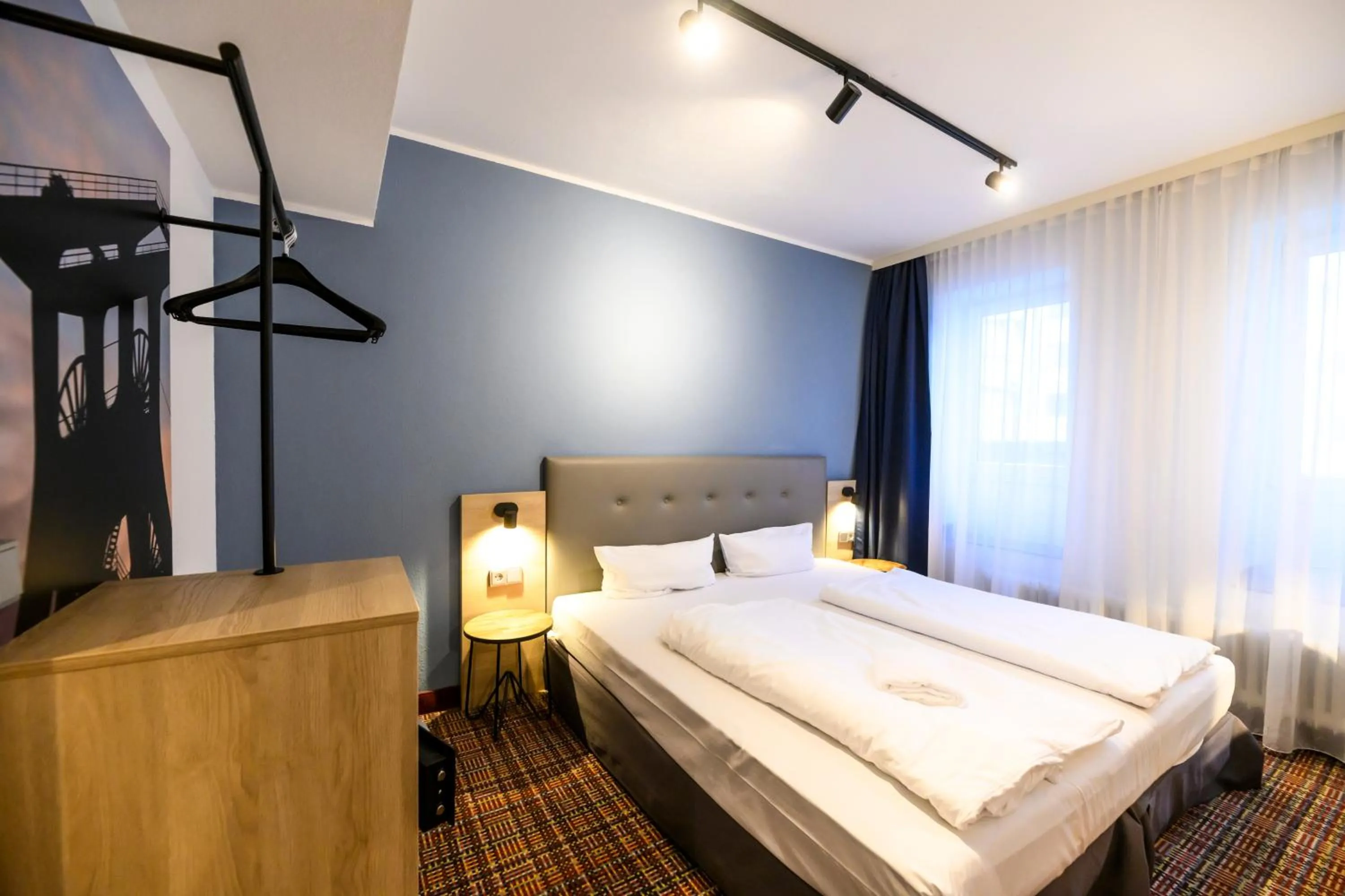 Photo of the whole room, Bed in Hotel Ambassador Essen