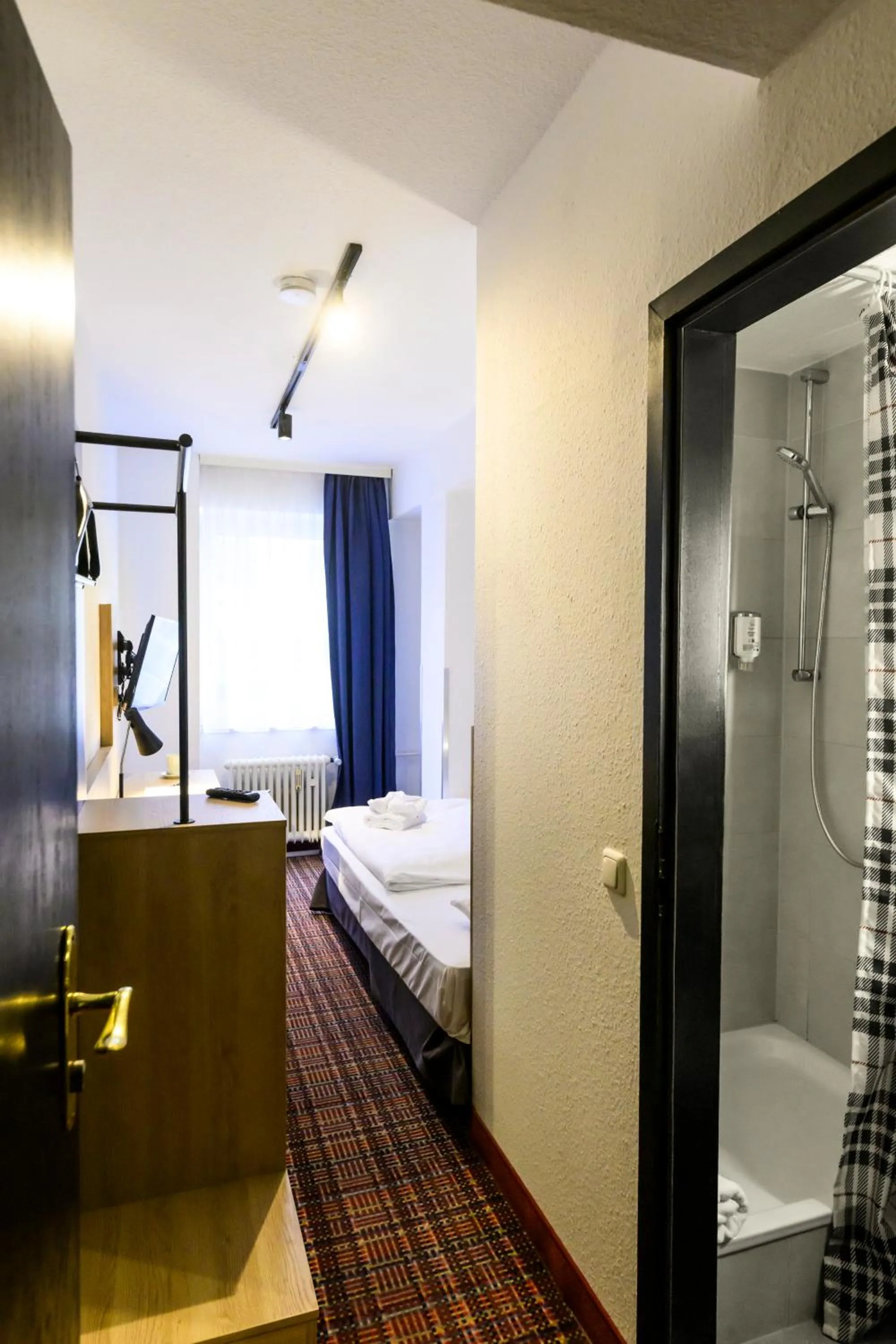 Photo of the whole room, Bed in Hotel Ambassador Essen