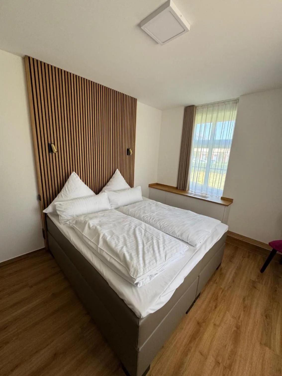 Bedroom, Bed in Landhotel Jagdschlösschen