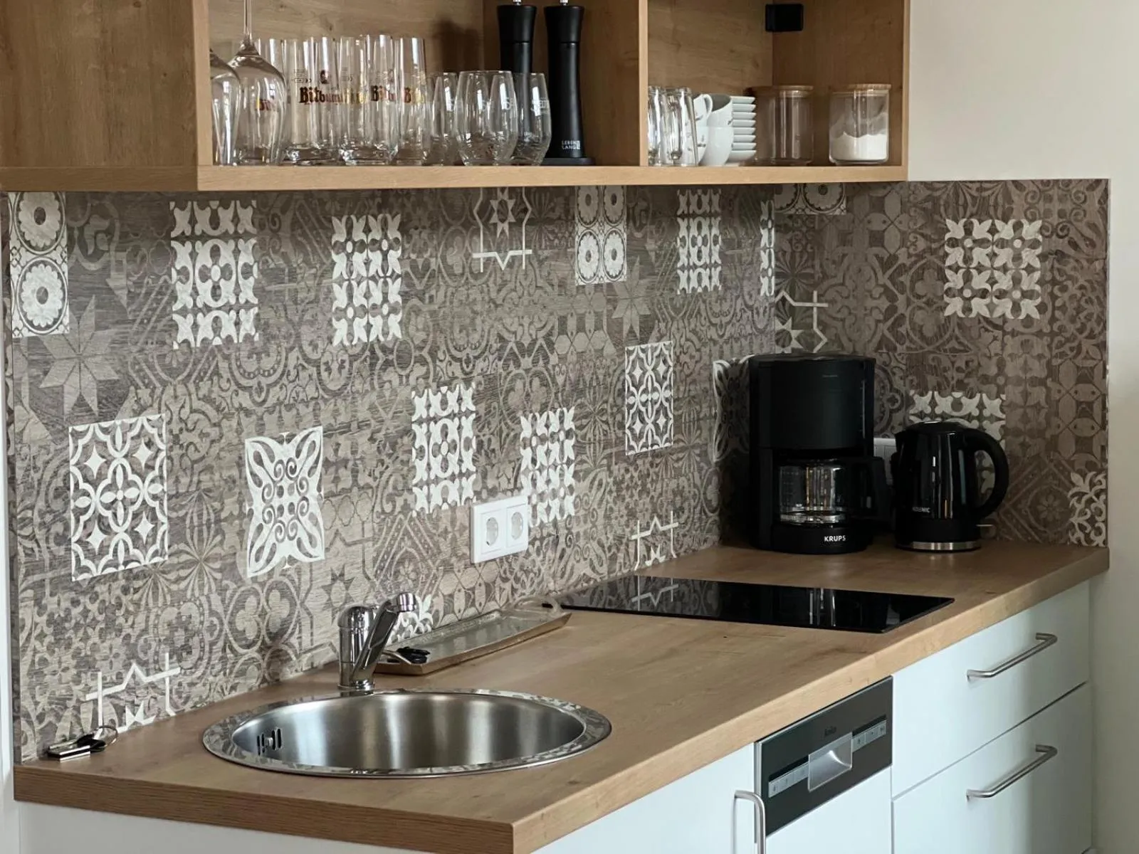 Kitchen or kitchenette in Landhotel Jagdschlösschen