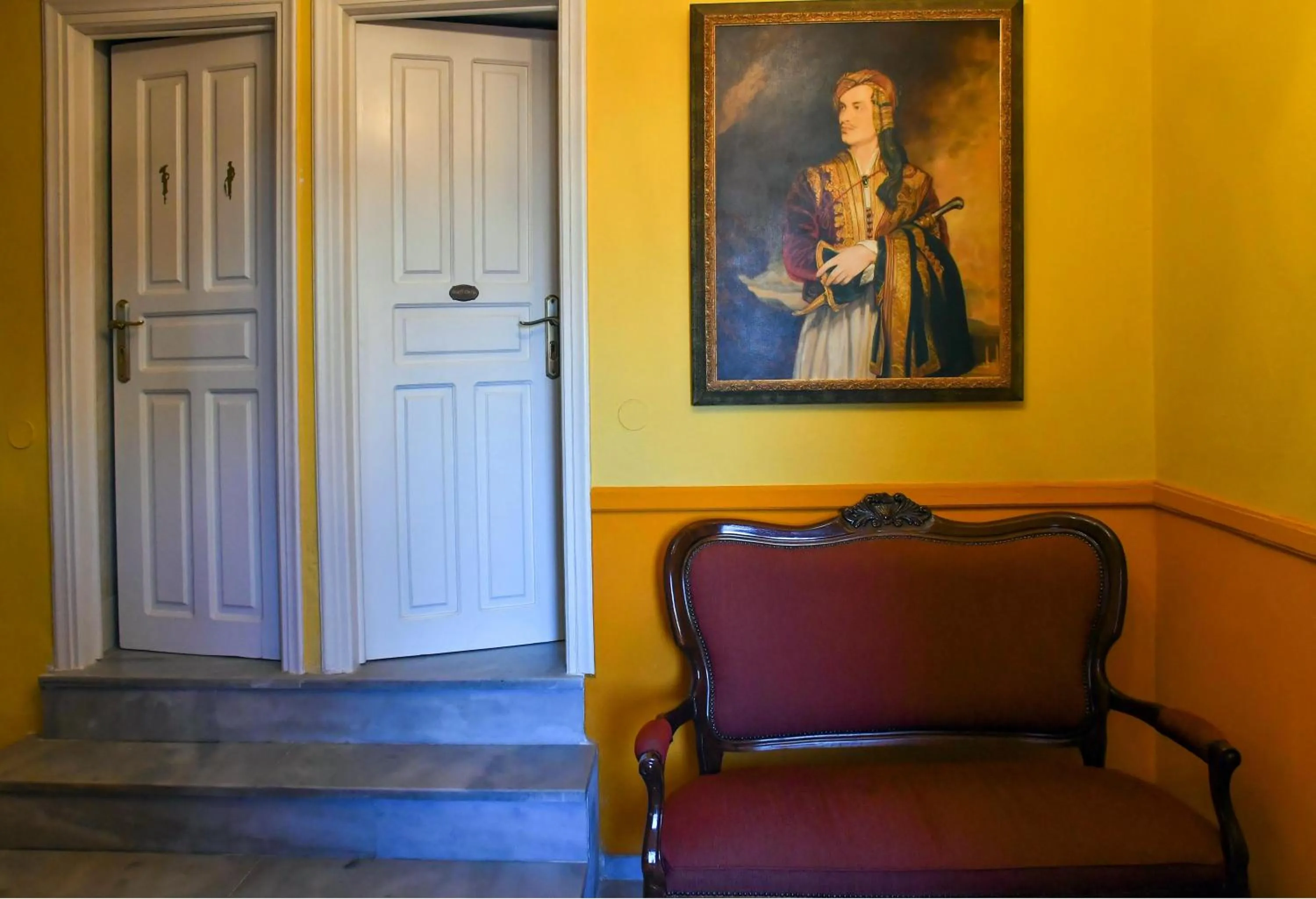 Property building in Byron Traditional Hotel