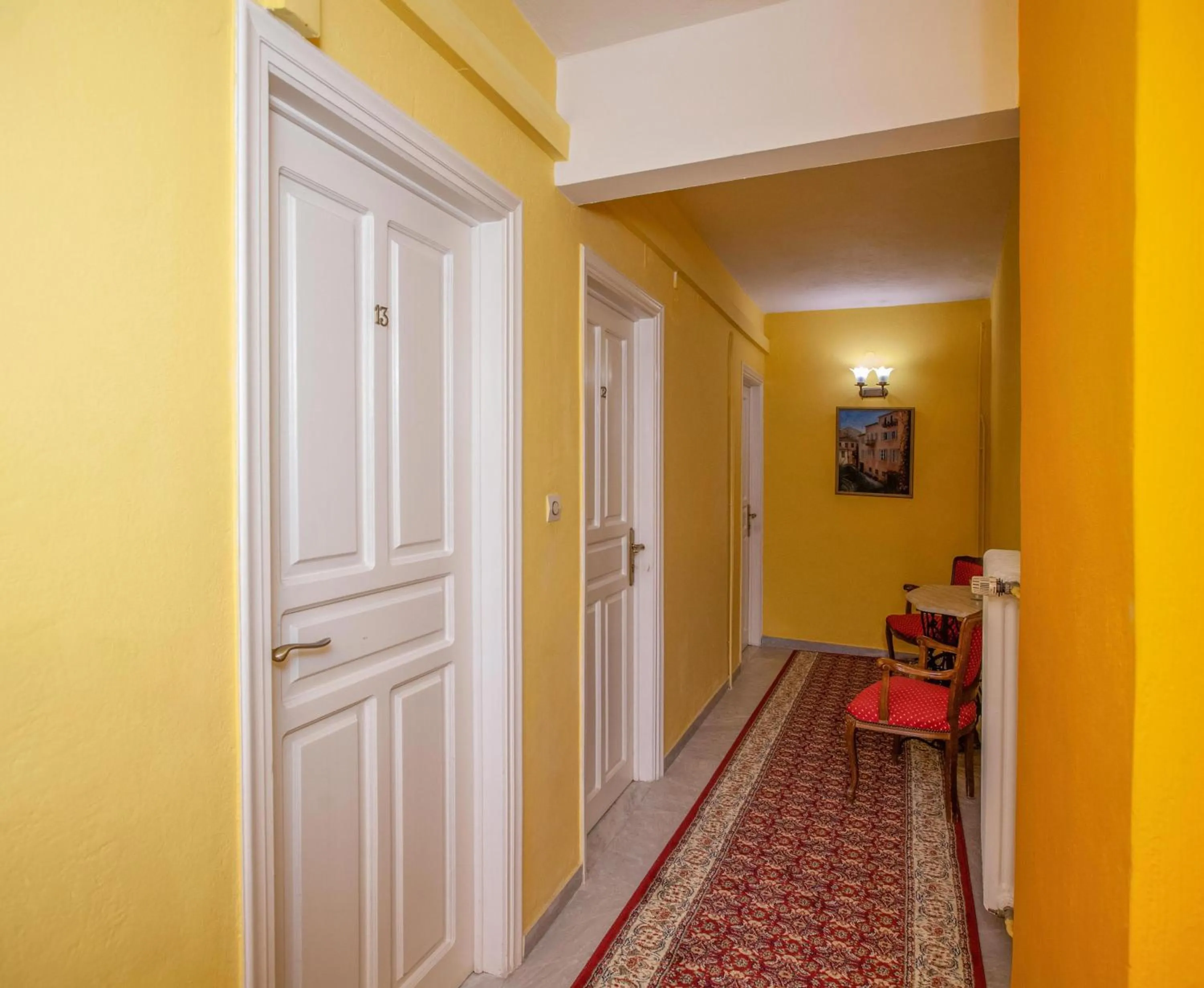 Property building in Byron Traditional Hotel