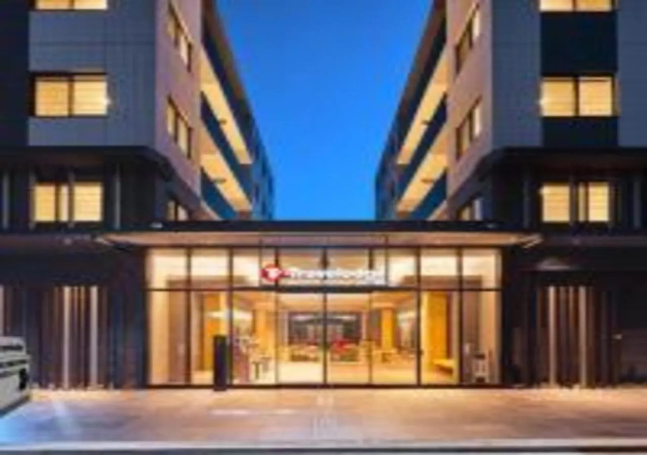 Property building in Hotel Pagong with M's