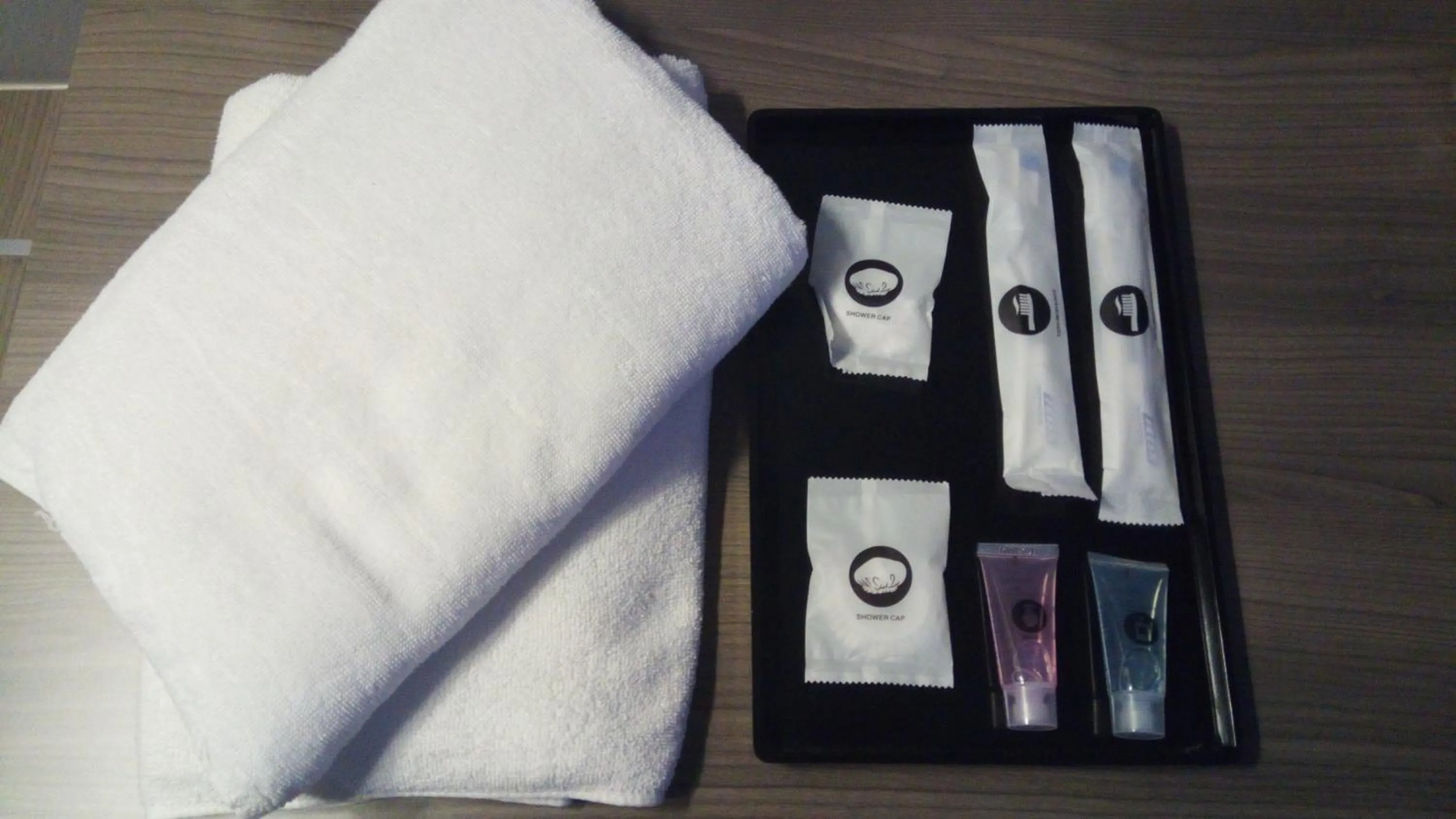 Photo of the whole room, Bed in See Foo Hotel