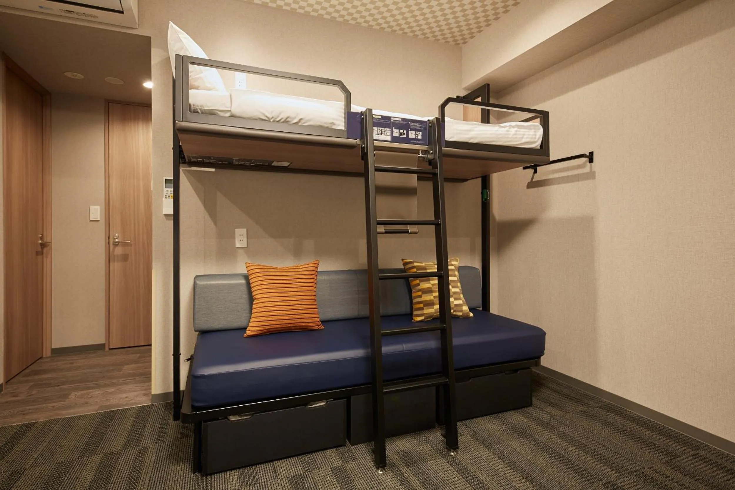 Bed in MONday Apart Premium UENO OKACHIMACHI