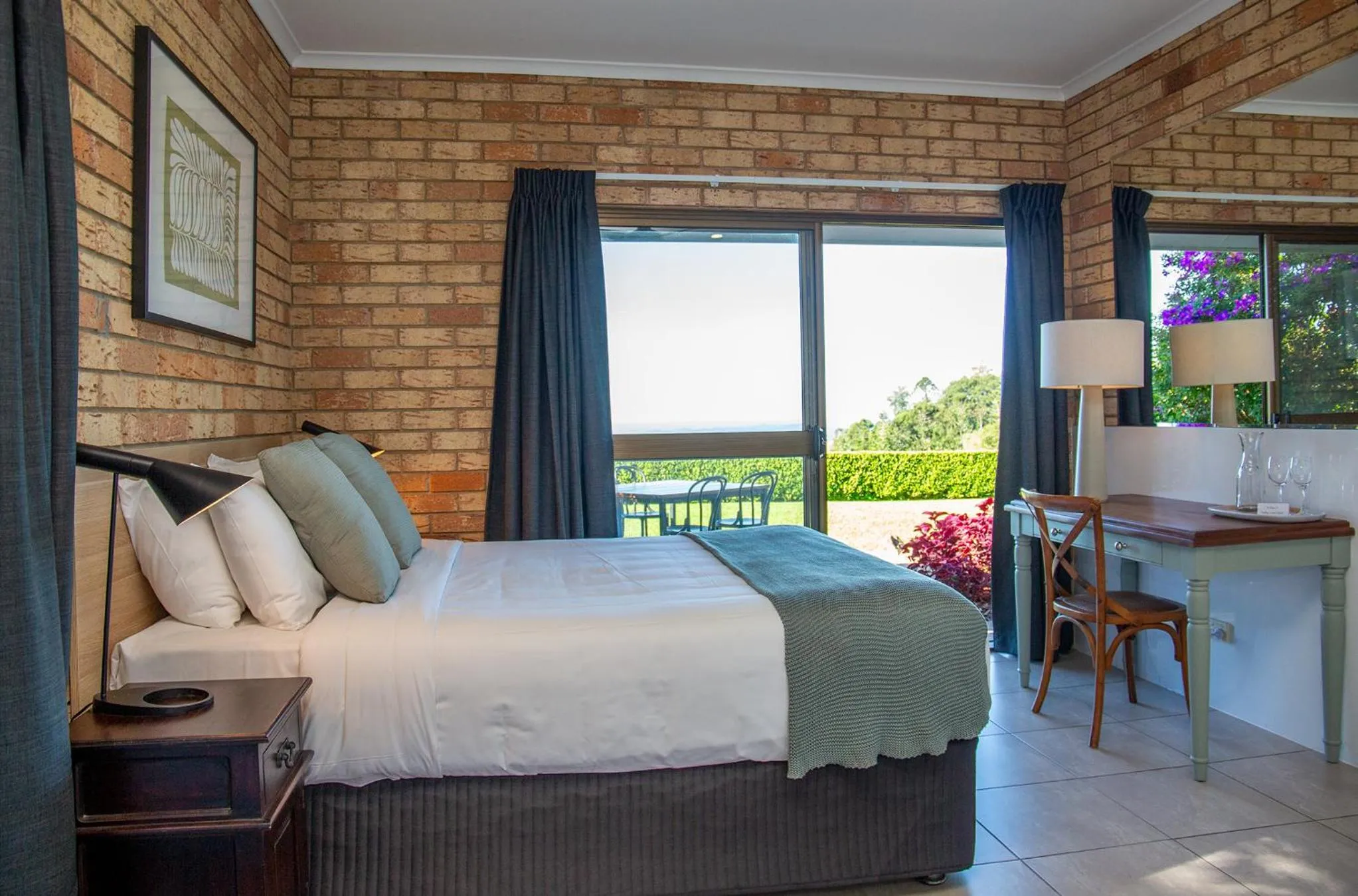 Bed in Maleny Views Motel