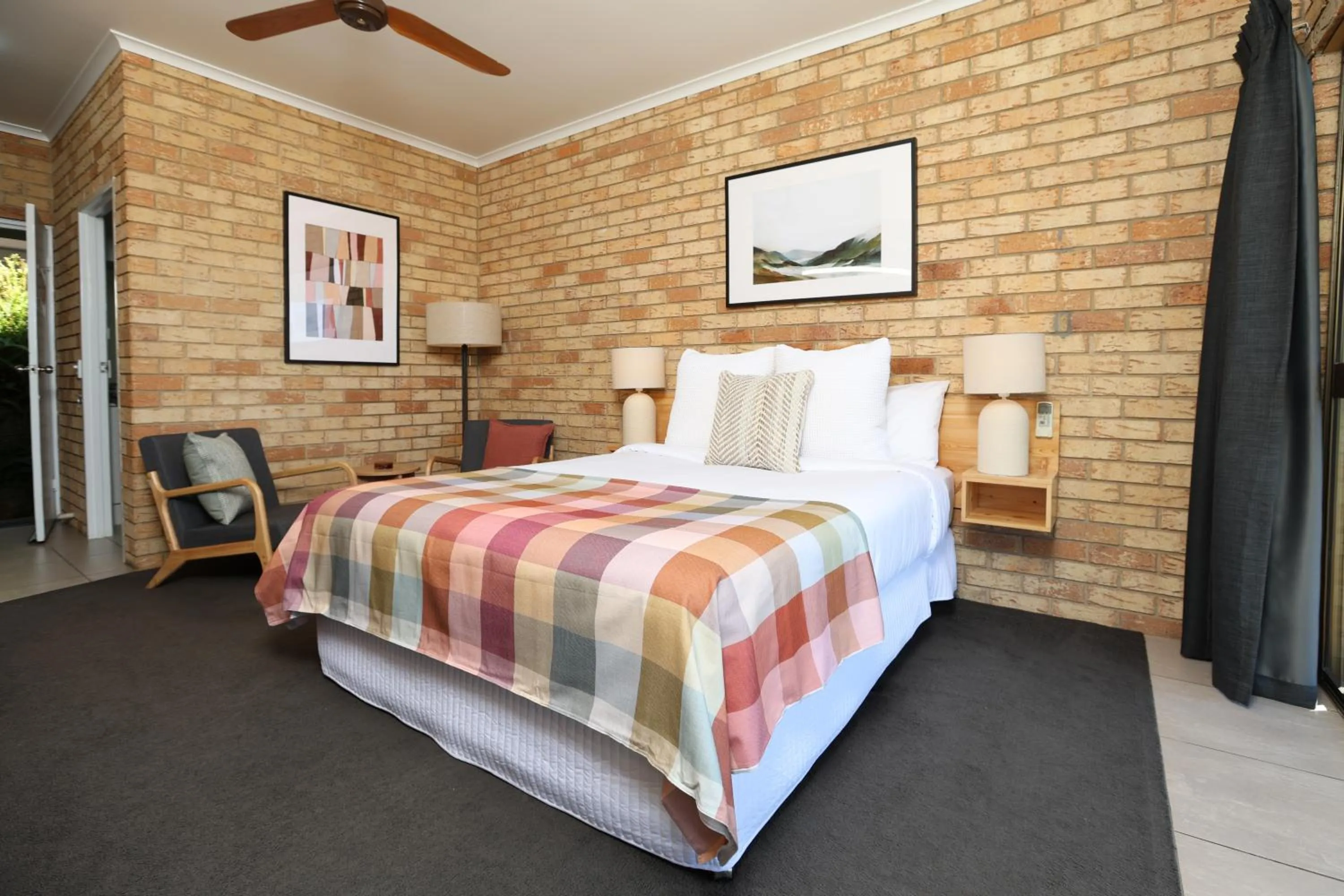 Bed in Maleny Views Motel