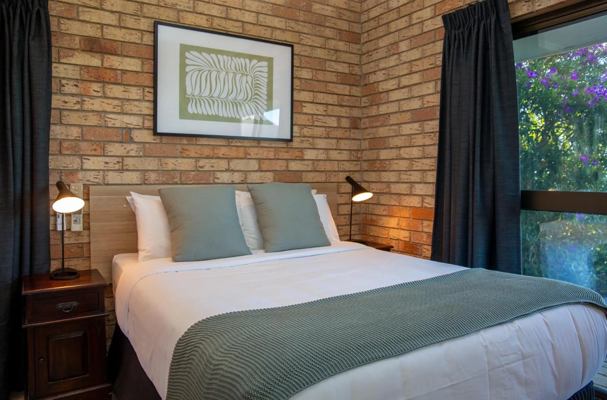 Bed in Maleny Views Motel