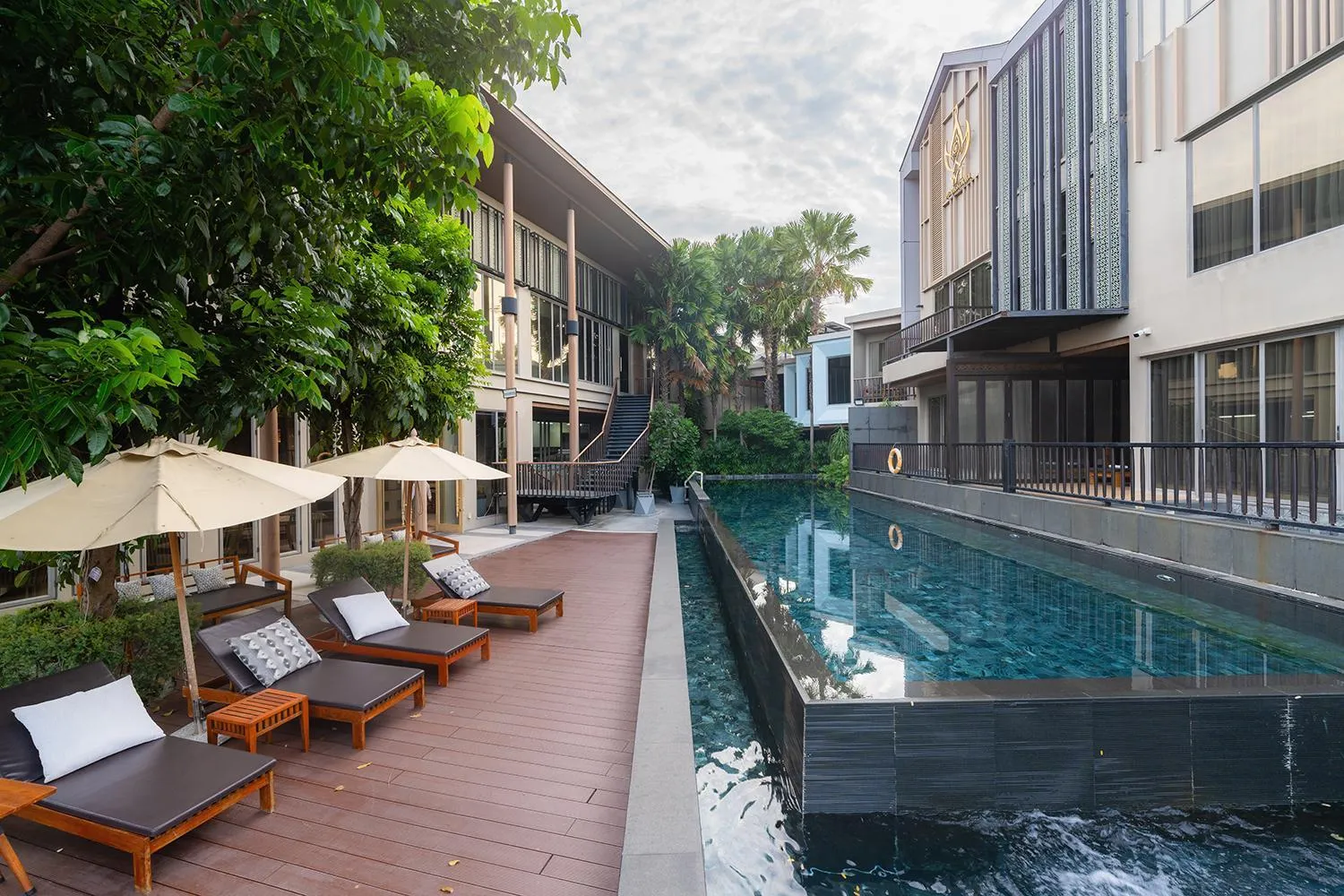 Swimming pool in W1Bangkoknoi Hotel