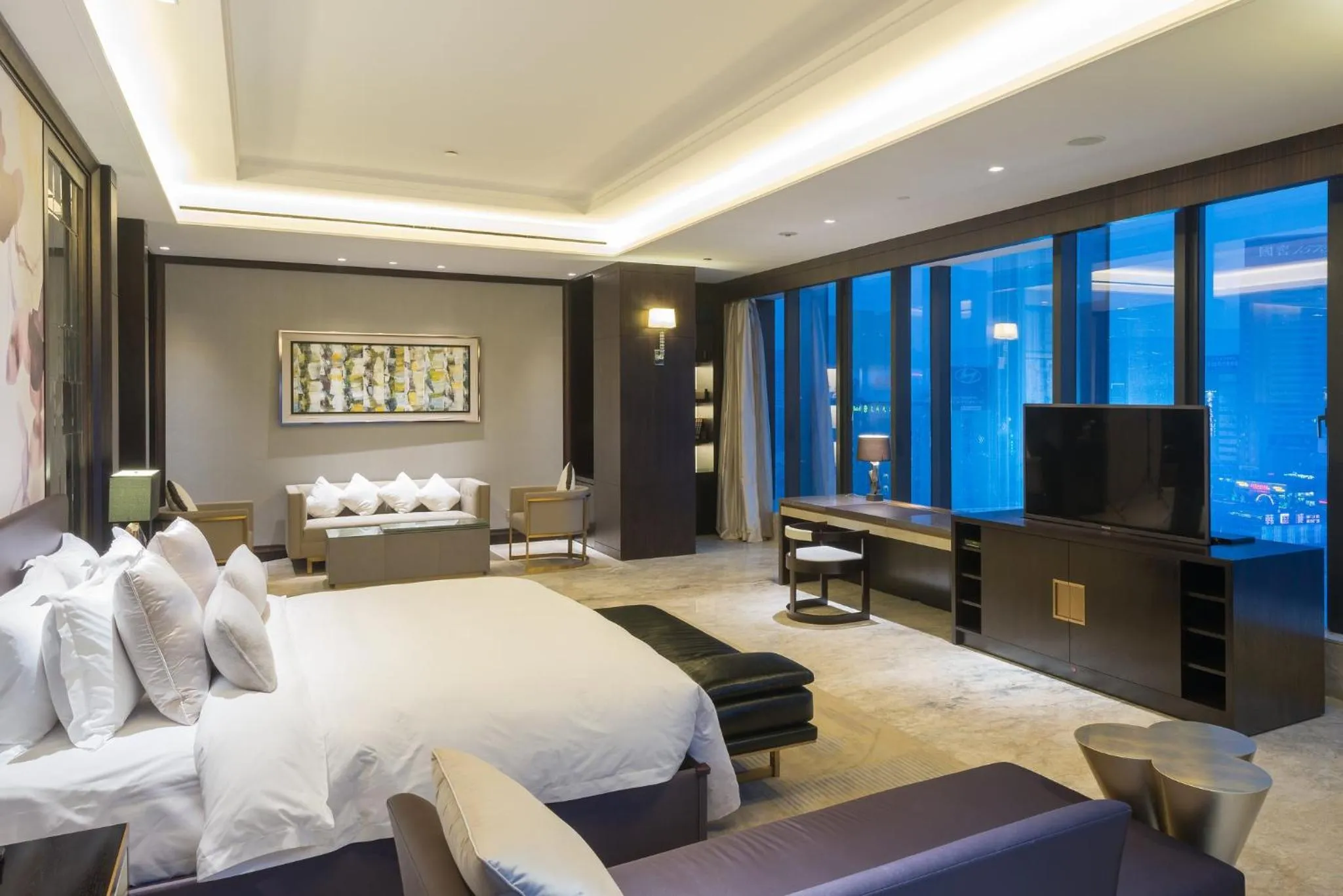 Photo of the whole room, Bed in Intercontinental Jinan City Center by IHG