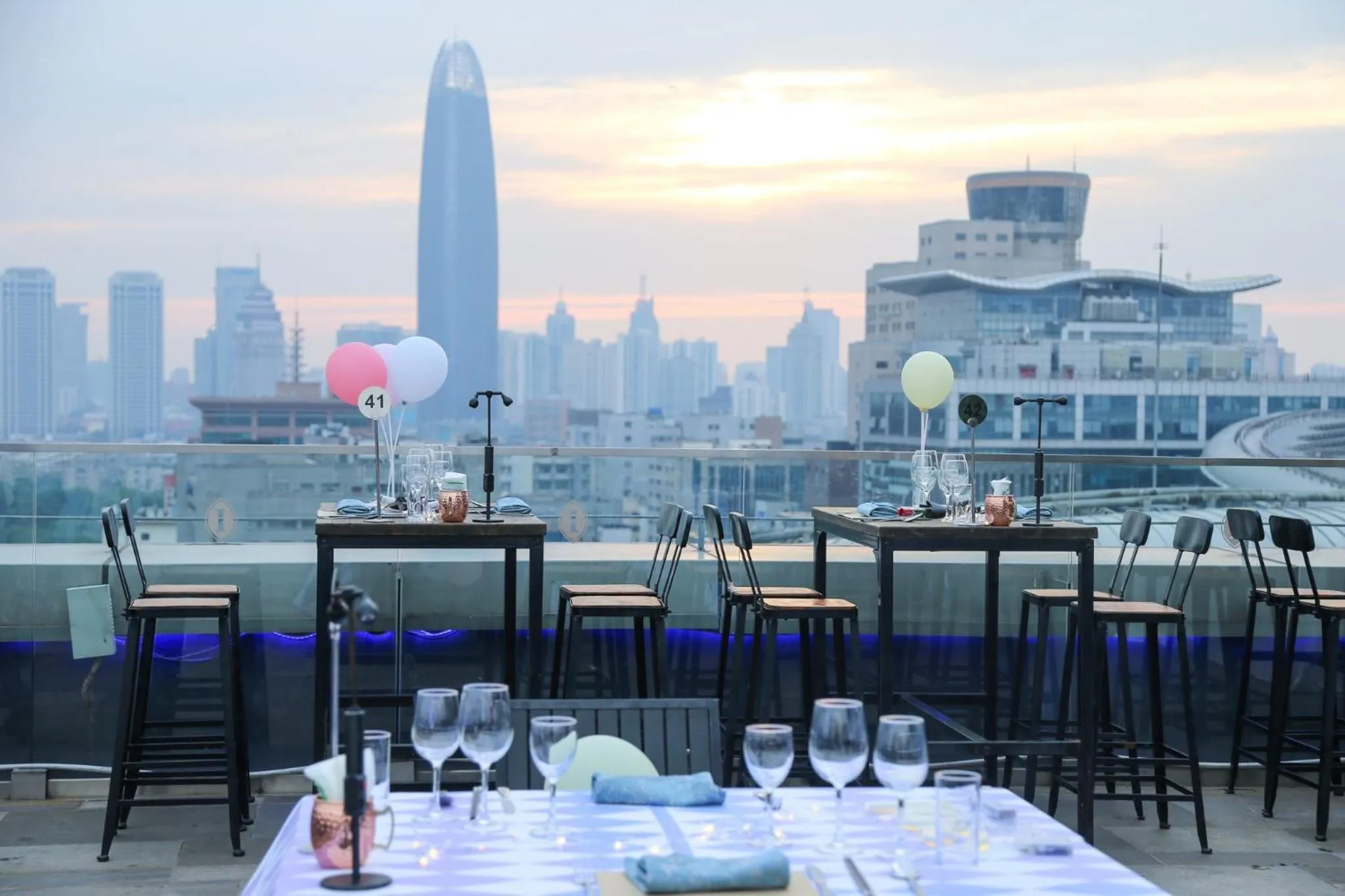 Lounge or bar in Intercontinental Jinan City Center by IHG