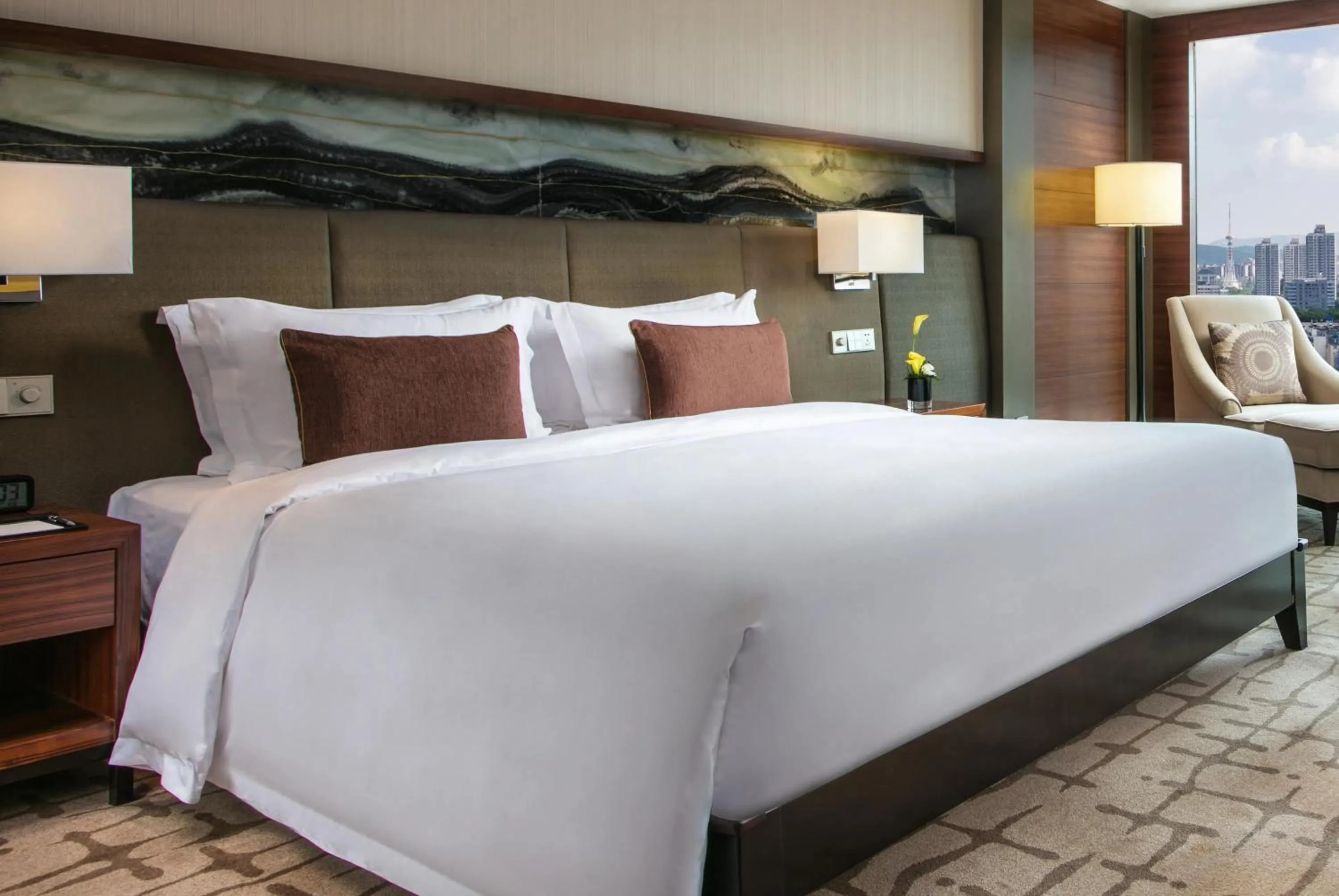 Photo of the whole room, Bed in Intercontinental Jinan City Center by IHG