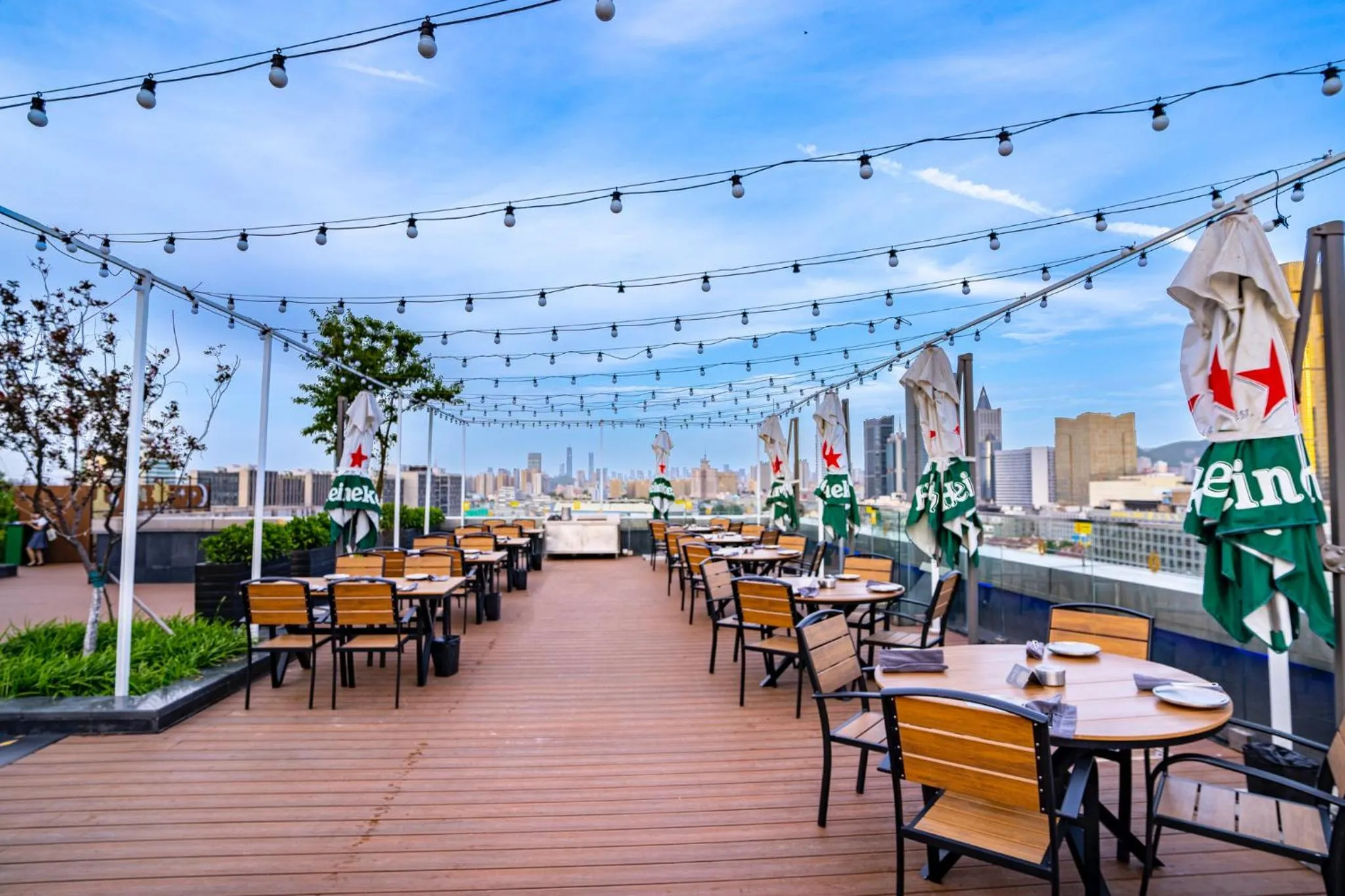 Lounge or bar in Intercontinental Jinan City Center by IHG