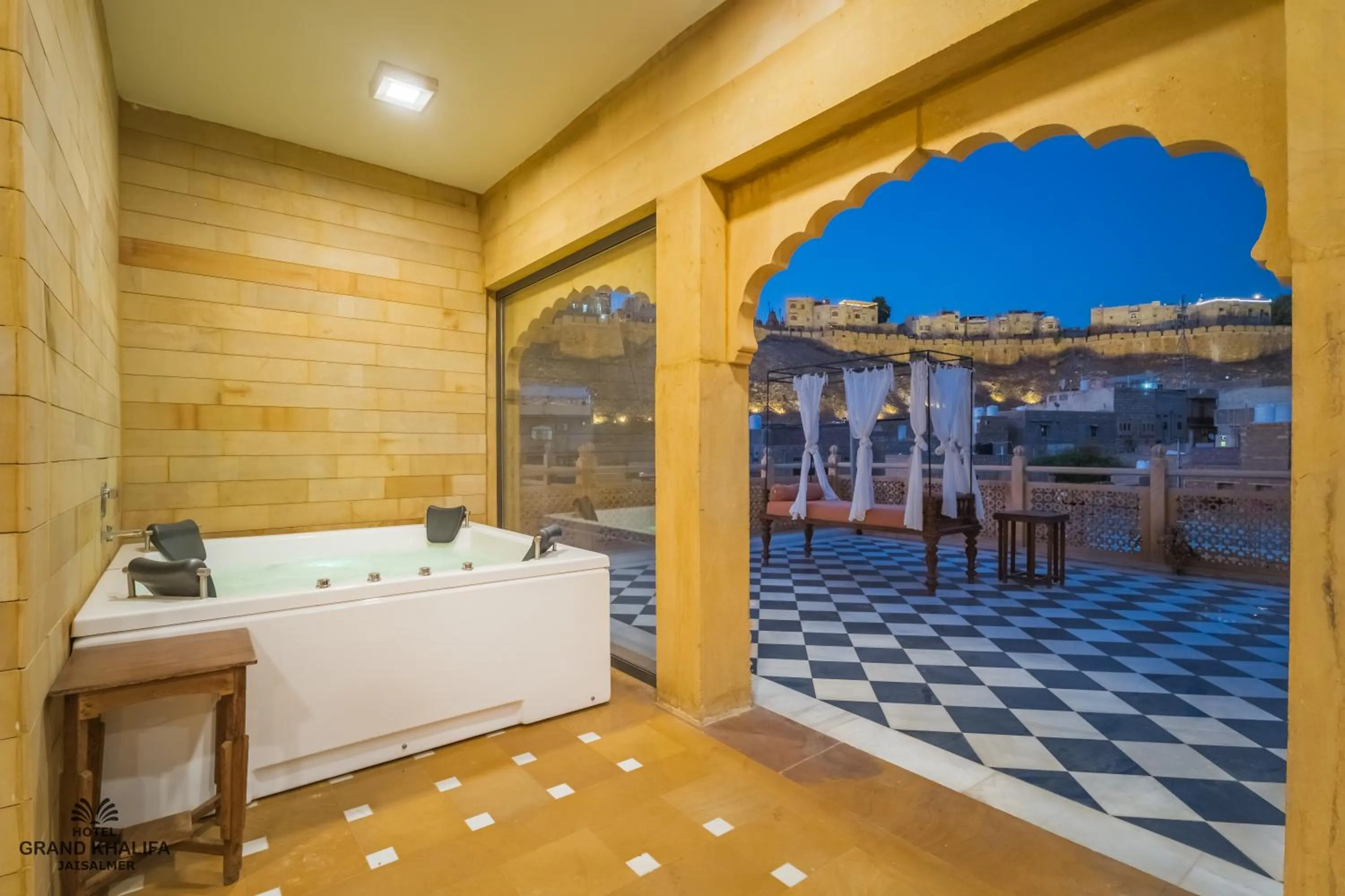 Bath in Hotel Grand Khalifa