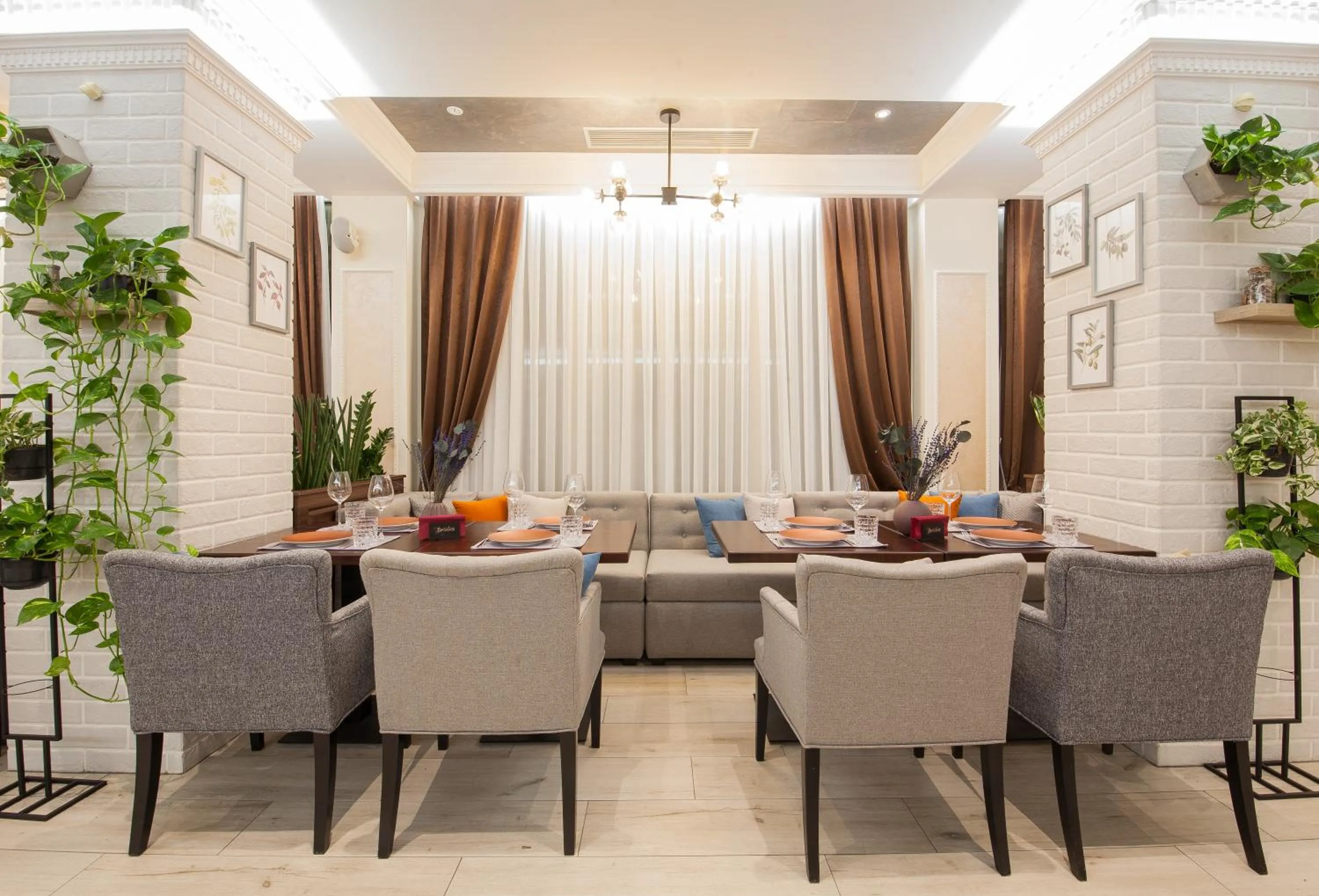 Restaurant/places to eat in Time Hotel&SPA