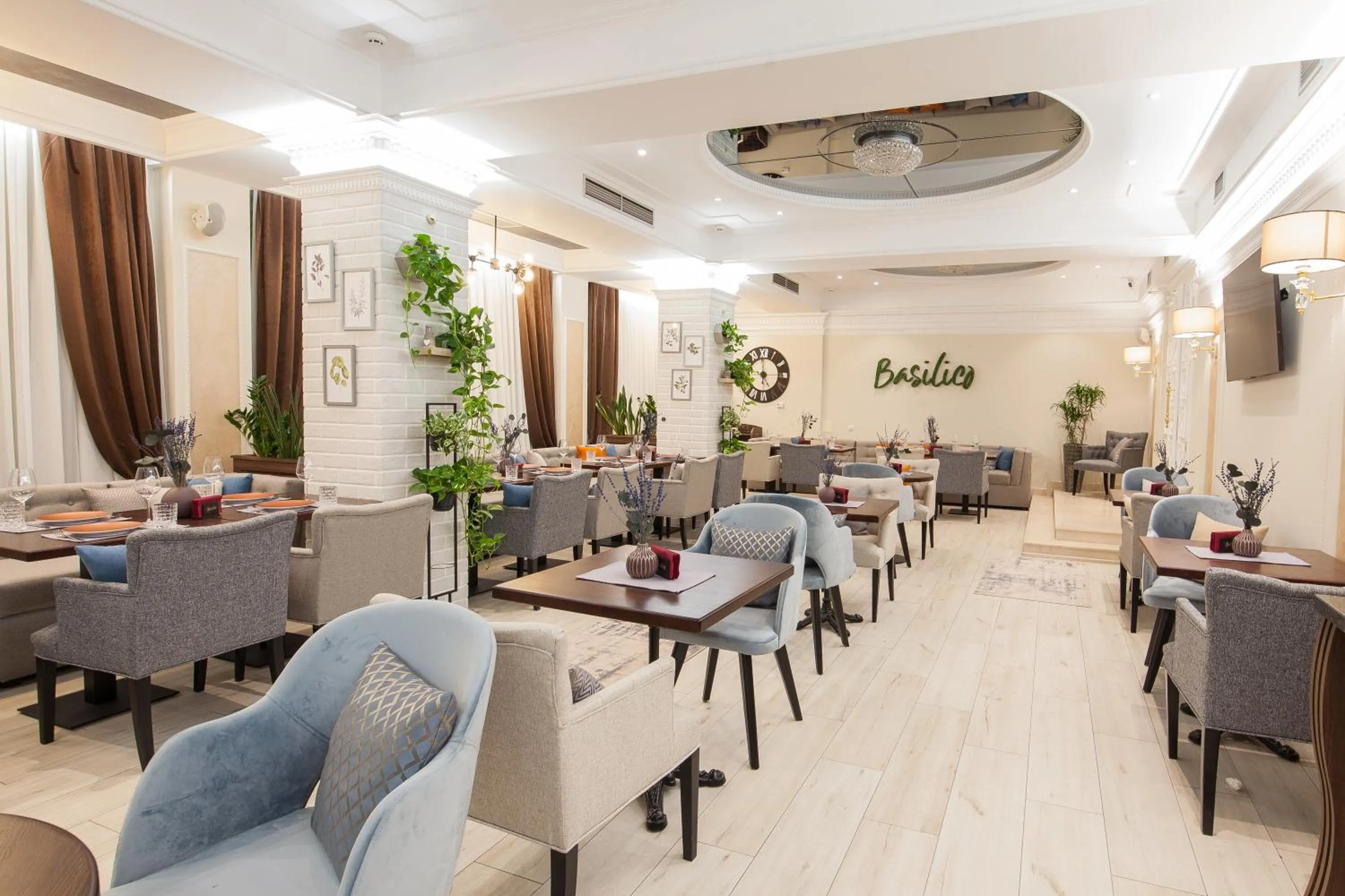 Restaurant/places to eat in Time Hotel&SPA