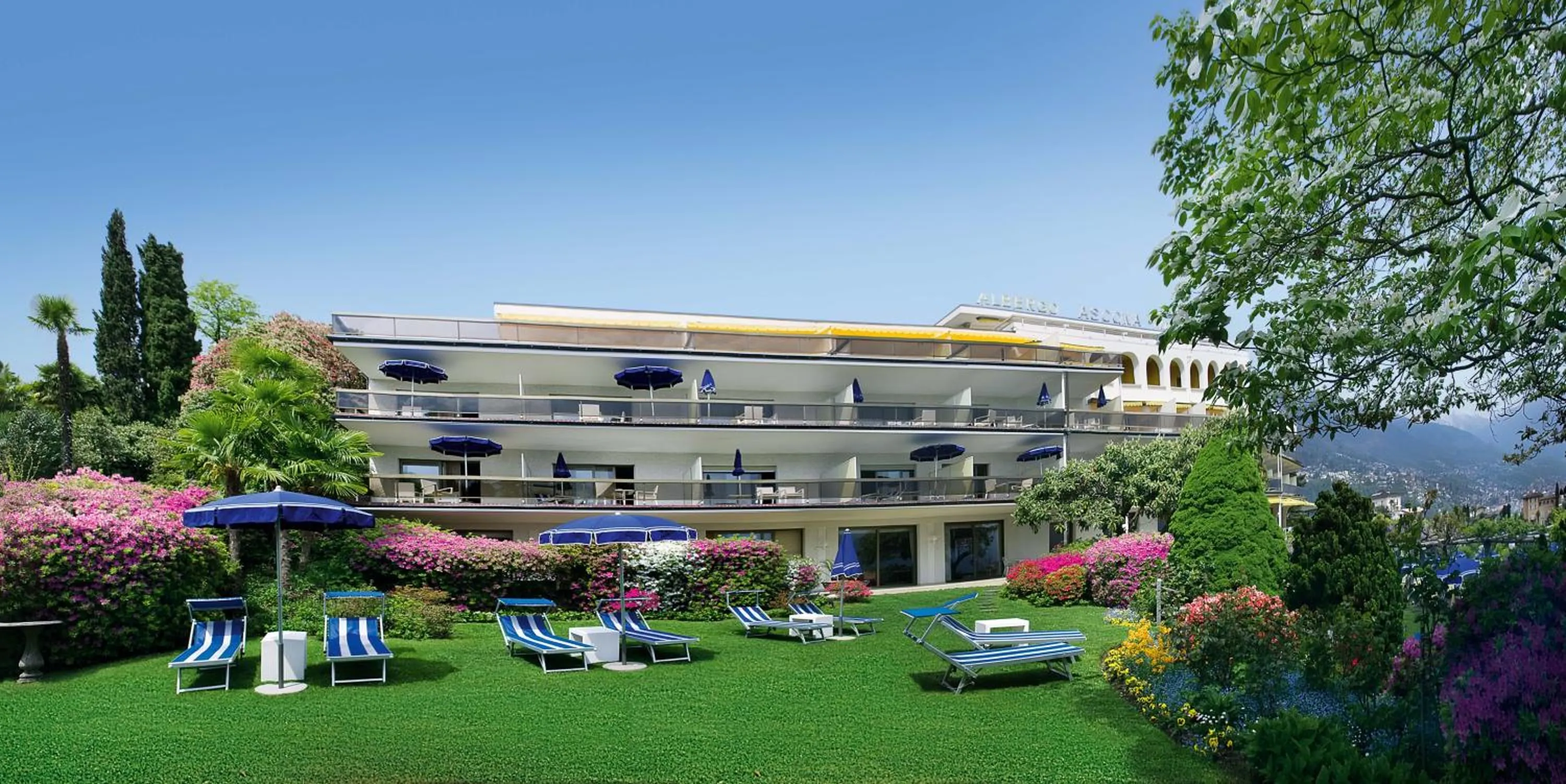 Facade/entrance in Hotel Ascona