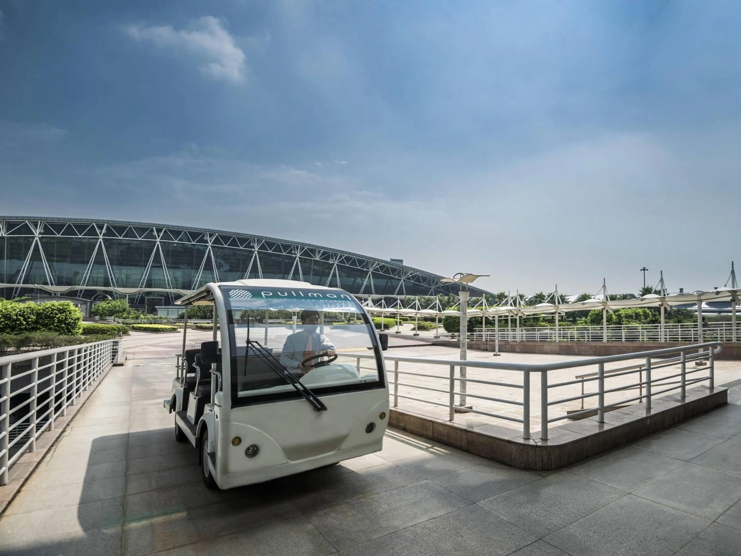 Property building in Pullman Guangzhou Baiyun Airport - Free Shuttle Bus & Official Registration Agency during Canton Fair