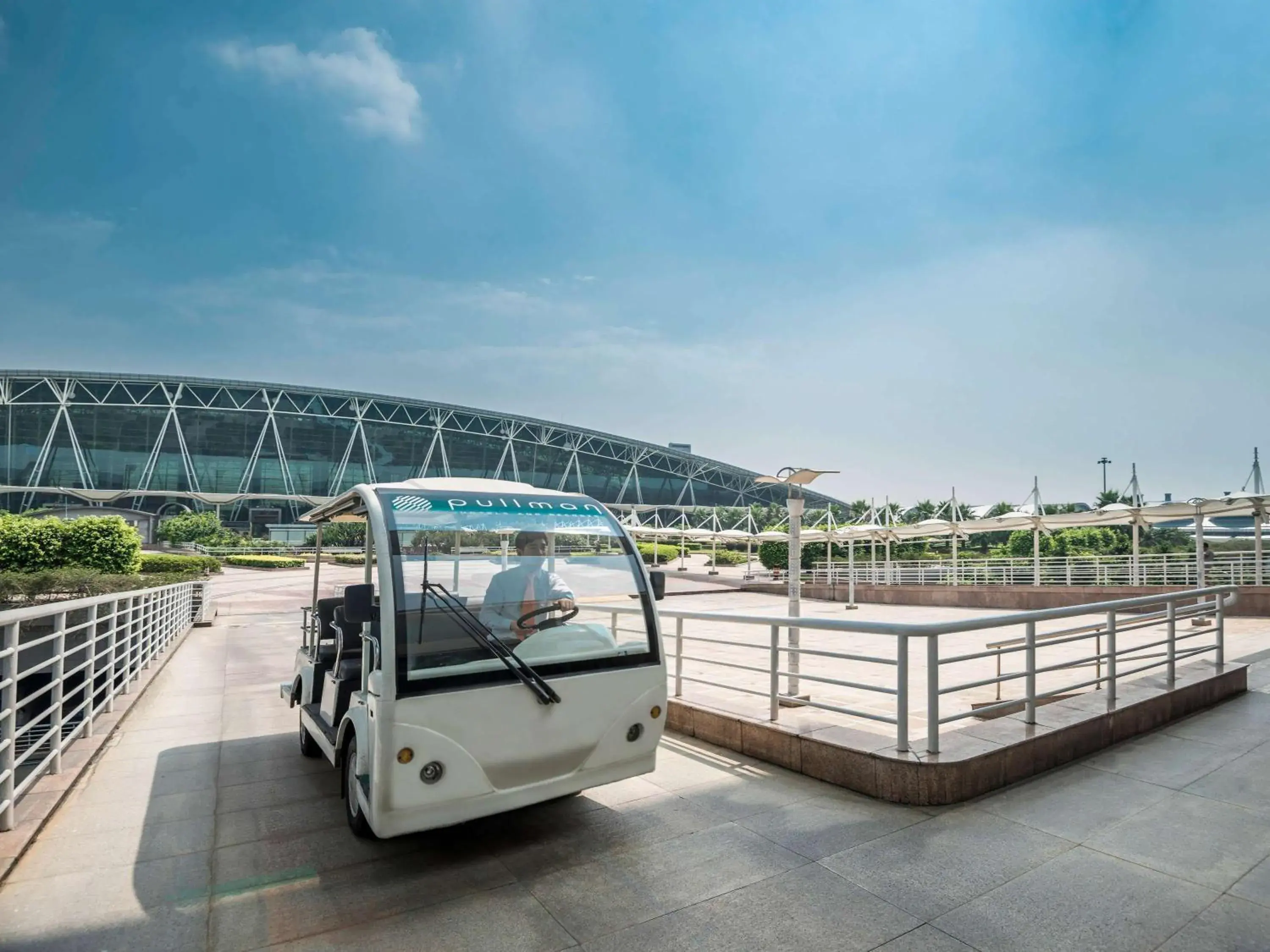 Property building in Pullman Guangzhou Baiyun Airport - Free Shuttle Bus & Official Registration Agency during Canton Fair Property building in Pullman Guangzhou Baiyun Airport - Free Shuttle Bus & Official Registration Agency during Canton Fair