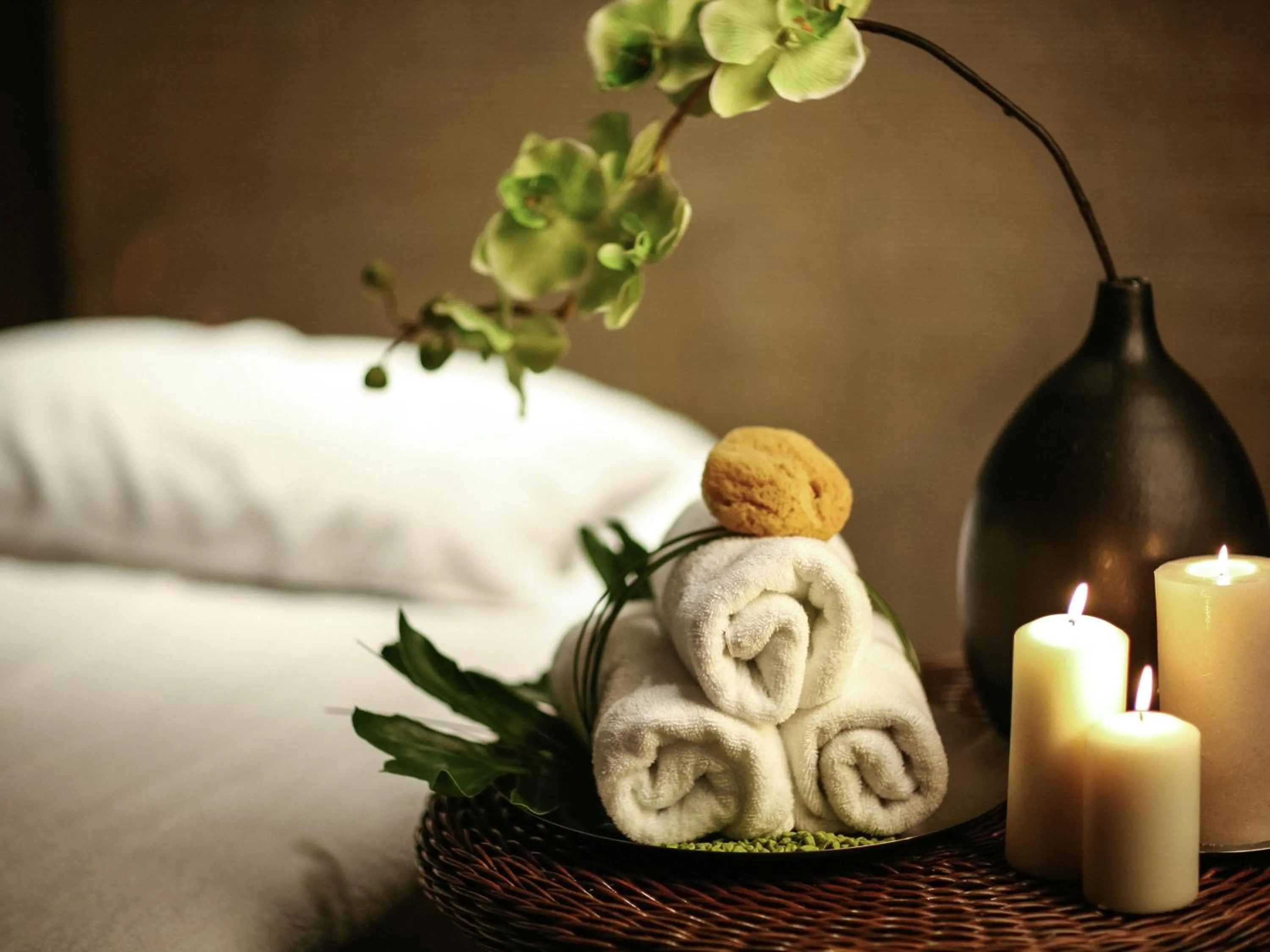 Spa and wellness centre/facilities, Bed in Pullman Guangzhou Baiyun Airport - Free Shuttle Bus & Official Registration Agency during Canton Fair