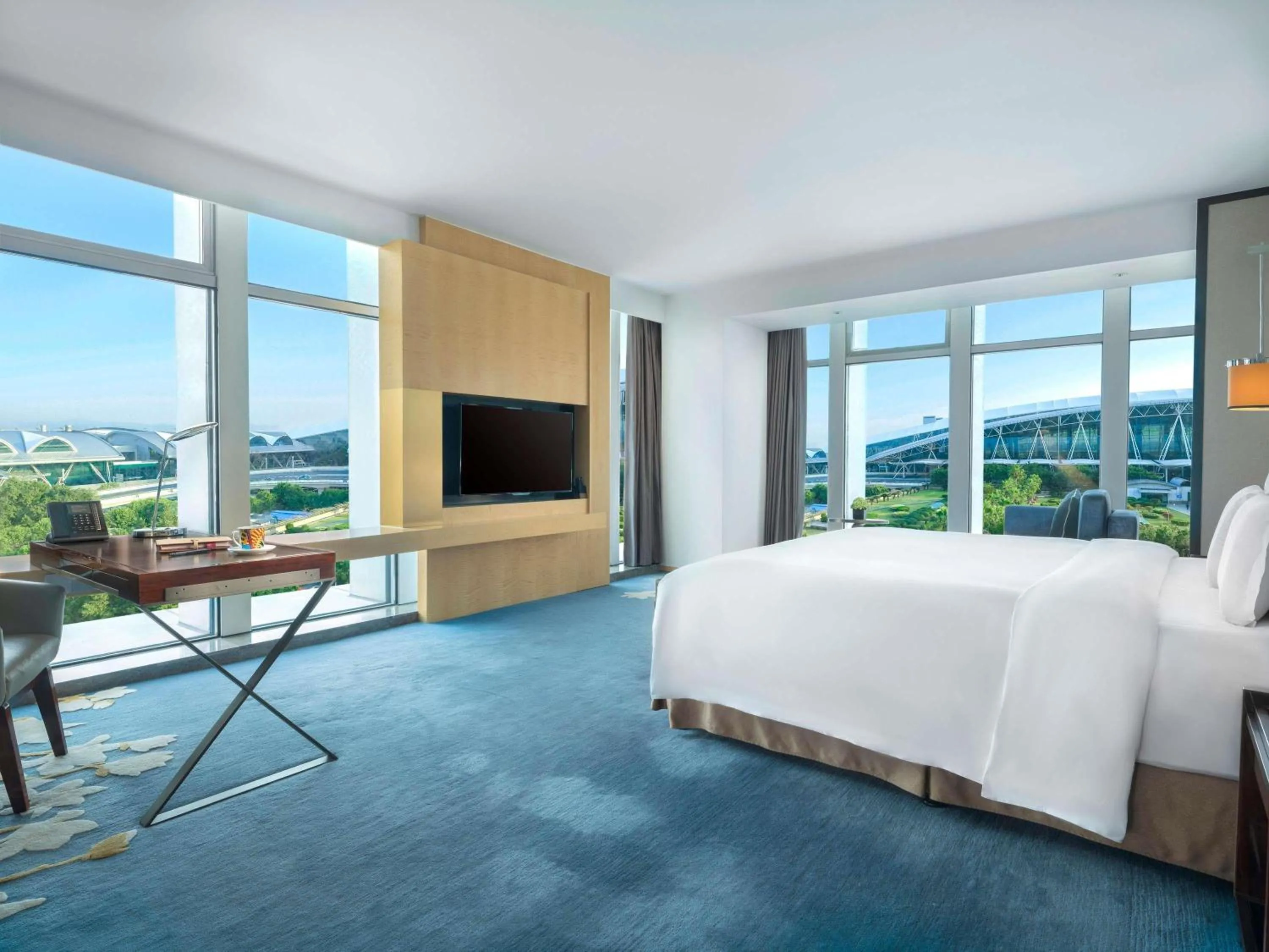 Bedroom, Bed in Pullman Guangzhou Baiyun Airport - Free Shuttle Bus & Official Registration Agency during Canton Fair