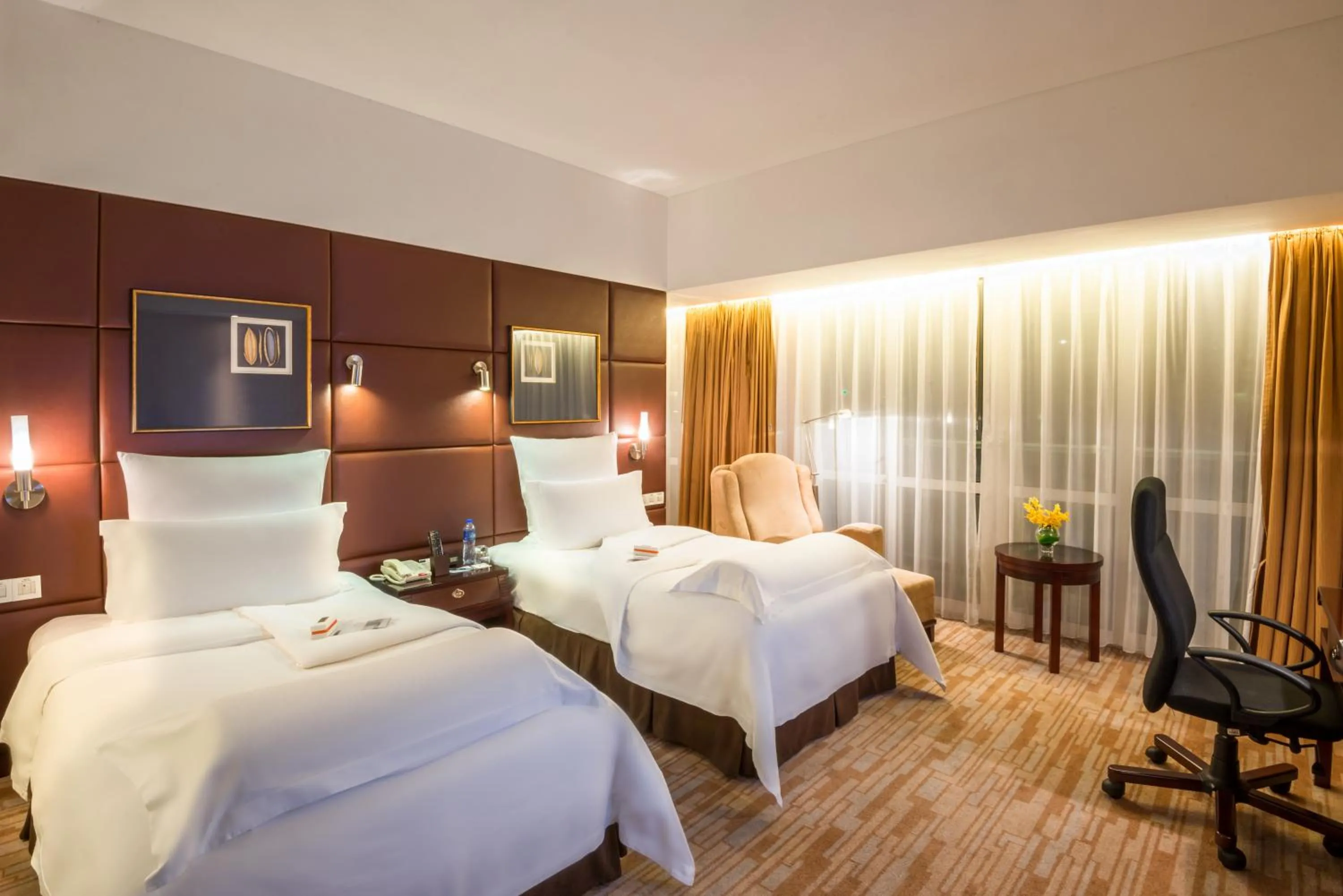 Photo of the whole room, Bed in Pullman Guangzhou Baiyun Airport - Free Shuttle Bus & Official Registration Agency during Canton Fair