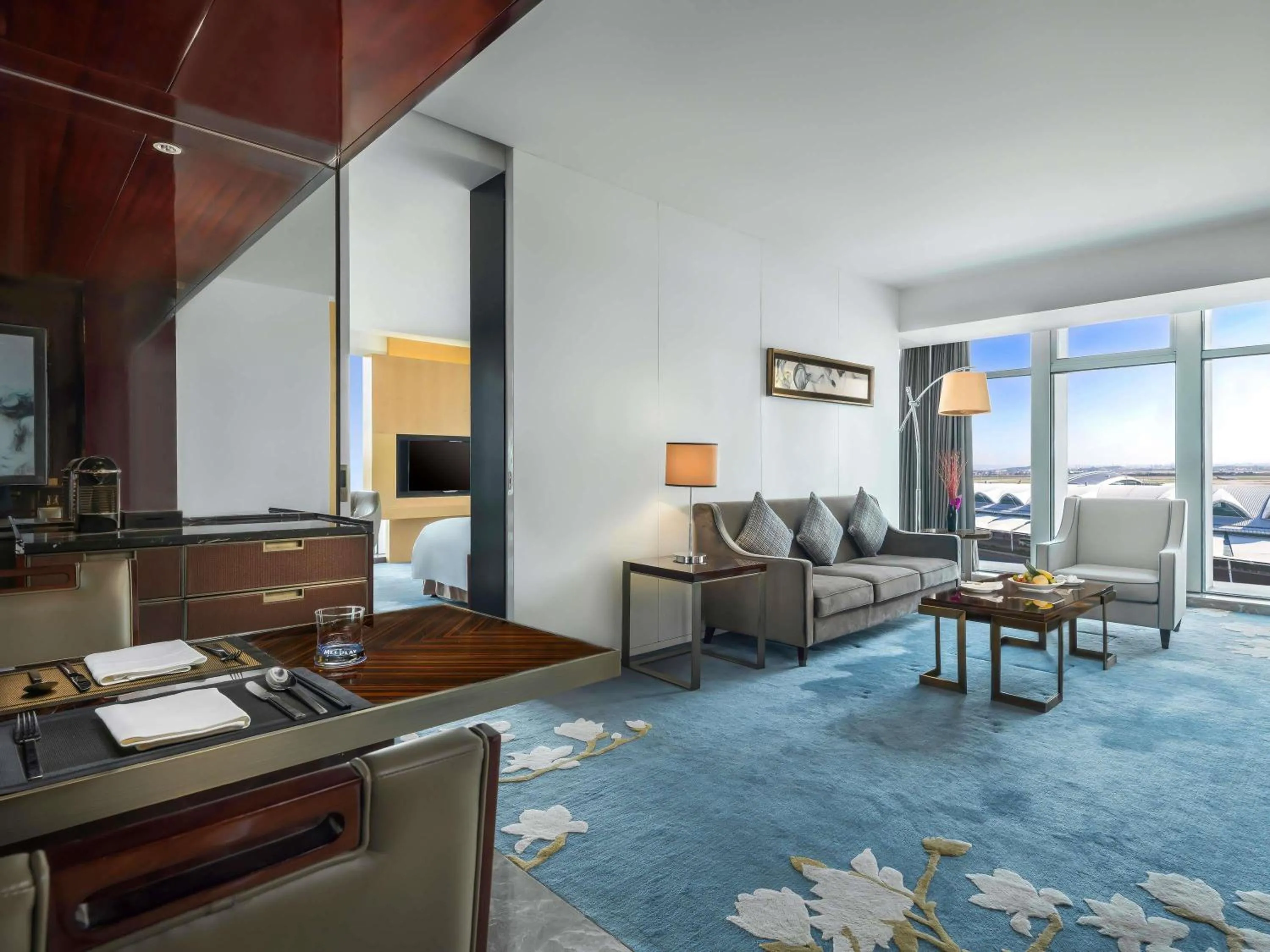 Bedroom in Pullman Guangzhou Baiyun Airport - Free Shuttle Bus & Official Registration Agency during Canton Fair