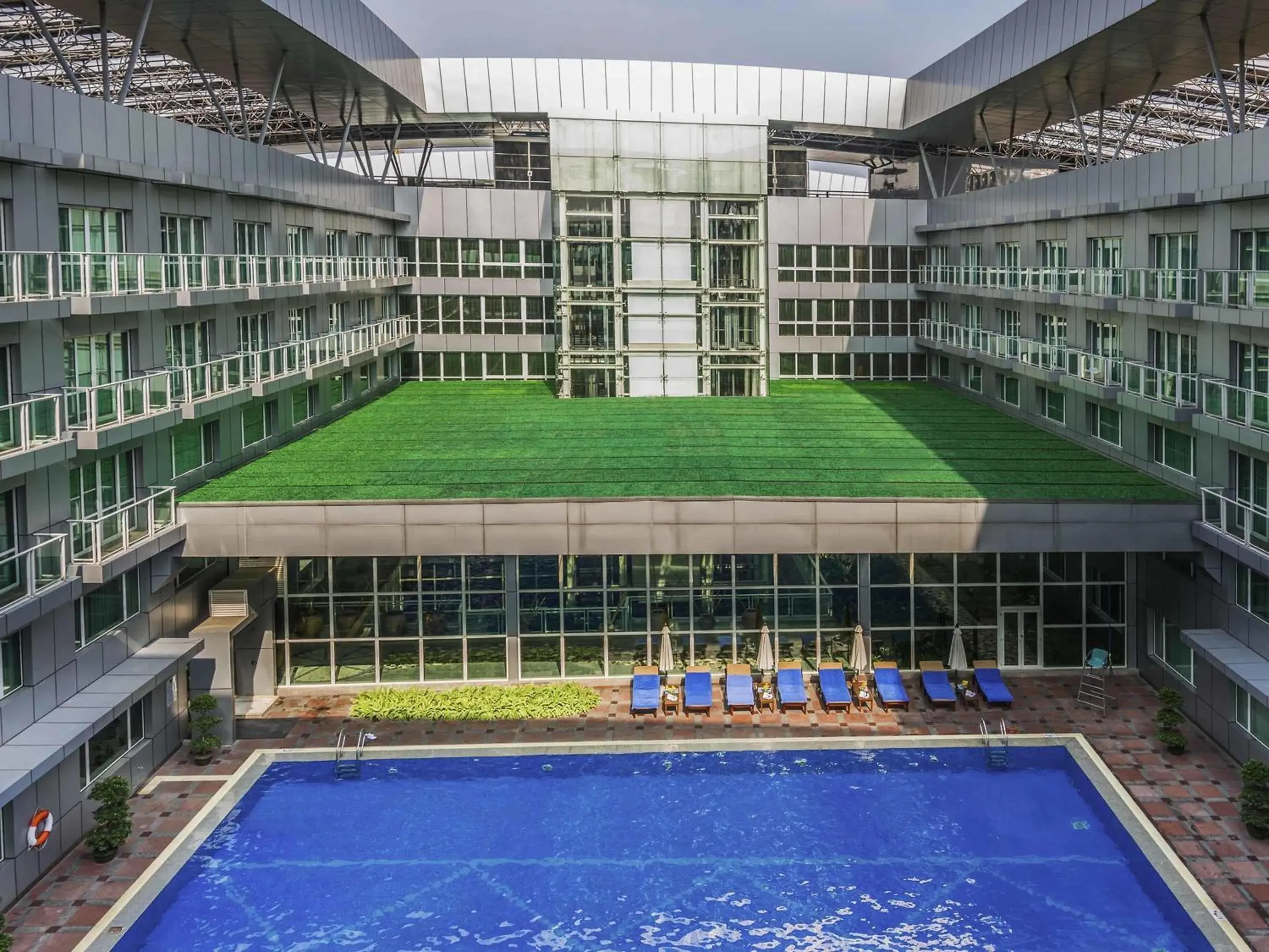 Pool view in Pullman Guangzhou Baiyun Airport - Free Shuttle Bus & Official Registration Agency during Canton Fair Pool view in Pullman Guangzhou Baiyun Airport - Free Shuttle Bus & Official Registration Agency during Canton Fair