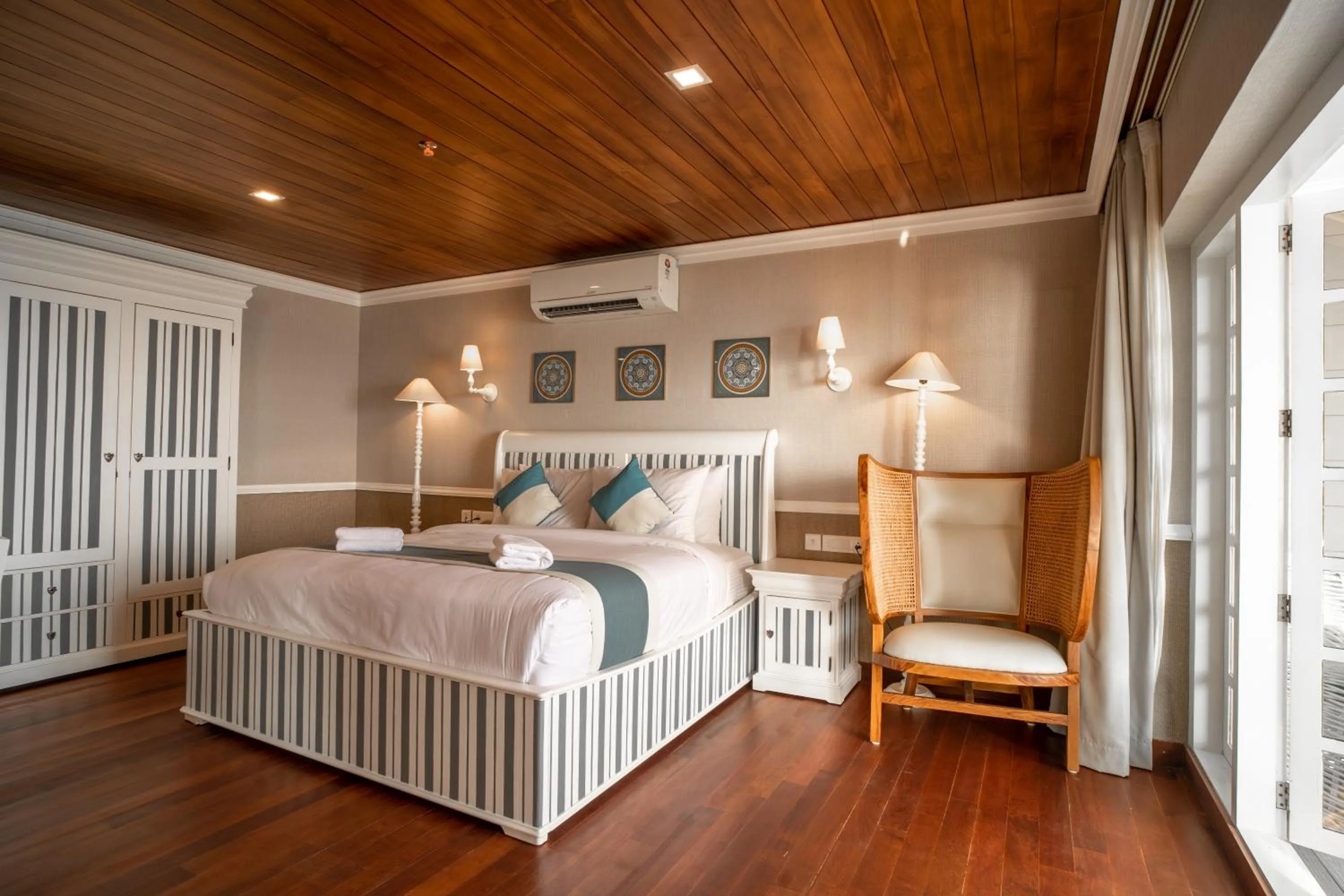 Bed in State Beach Resort And Spa