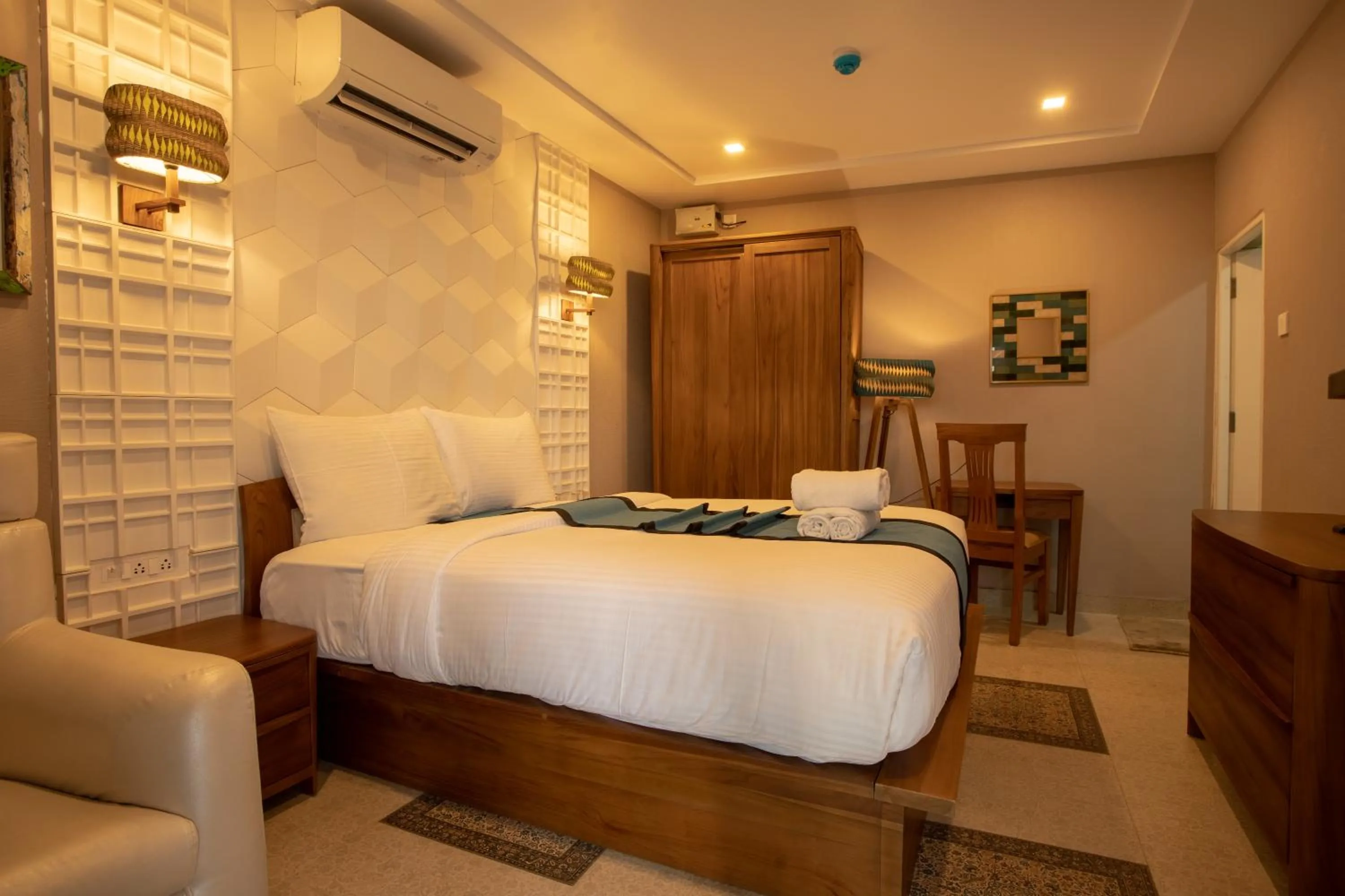 Photo of the whole room, Bed in State Beach Resort And Spa