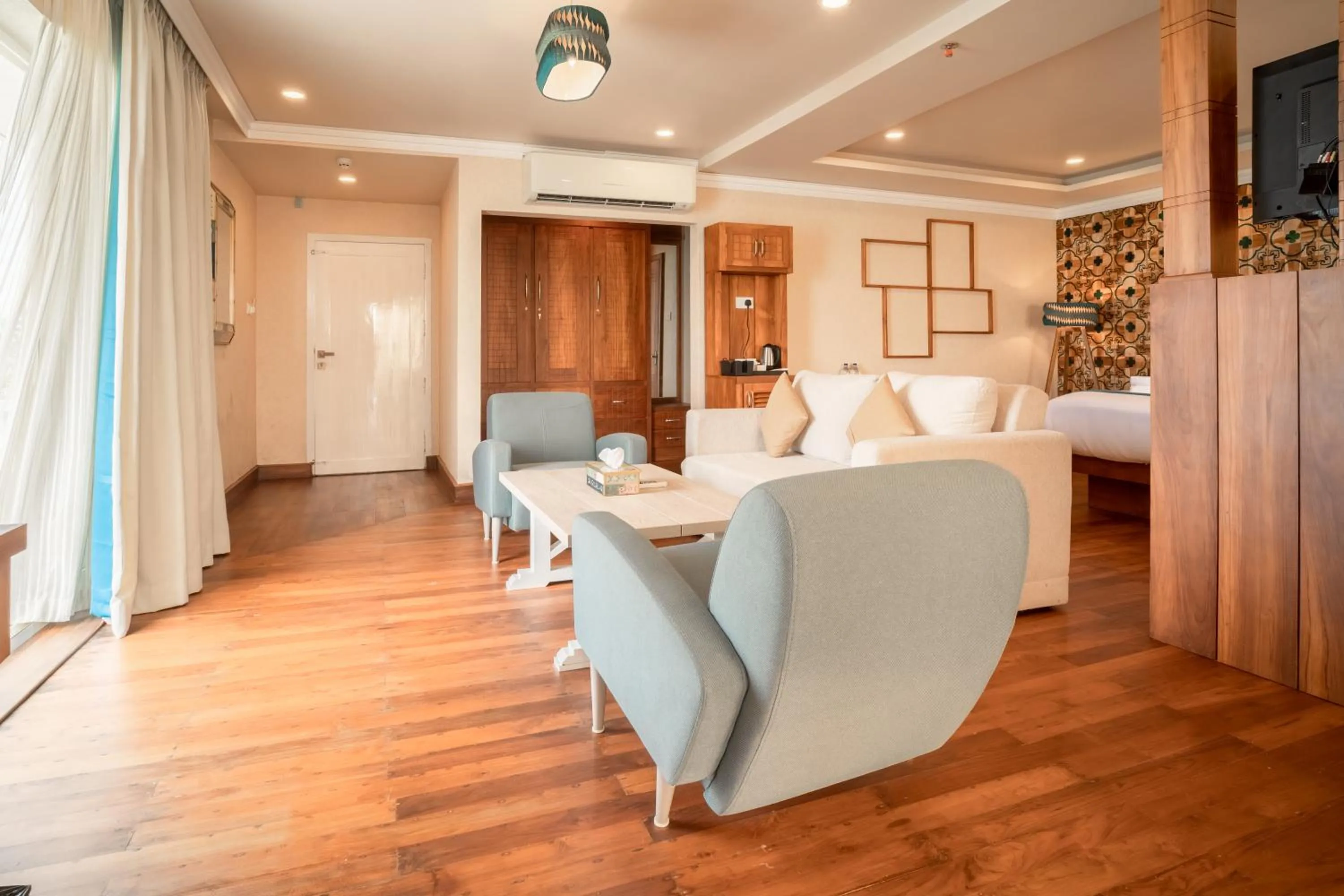 Seating area in State Beach Resort And Spa