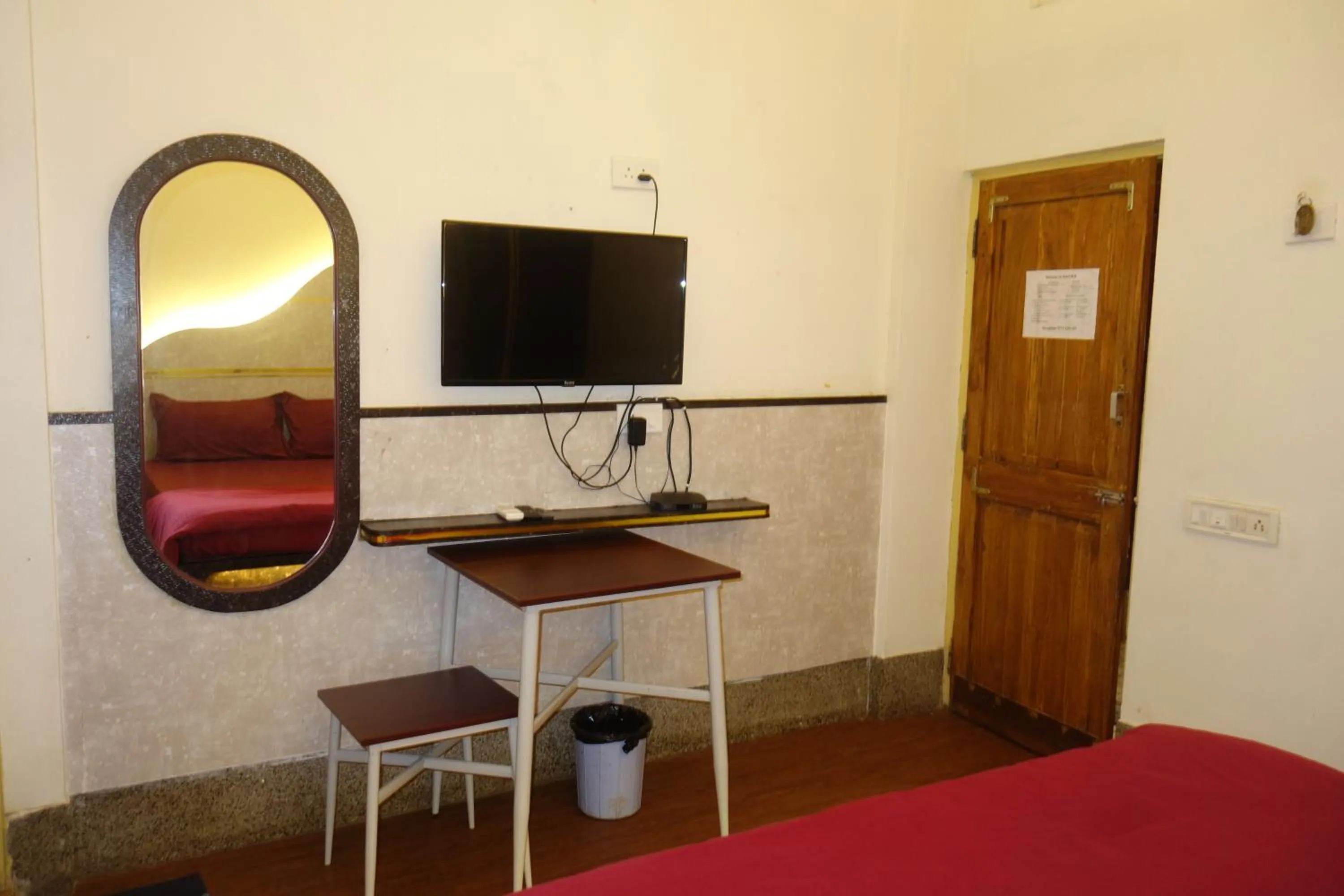 Bedroom, Bed in Hotel HCB (Hemo Chandra Bhawan)