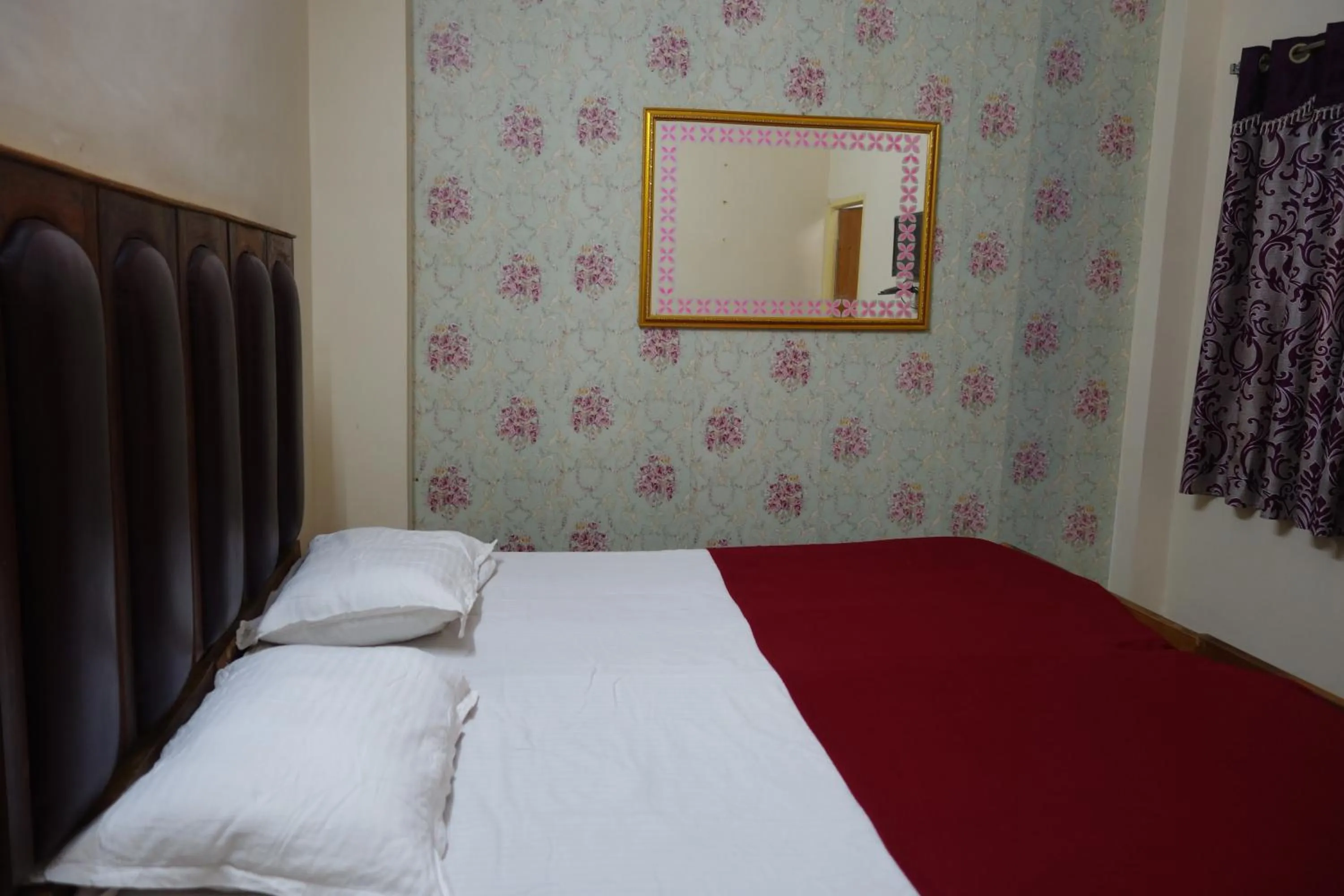 Bedroom, Bed in Hotel HCB (Hemo Chandra Bhawan)
