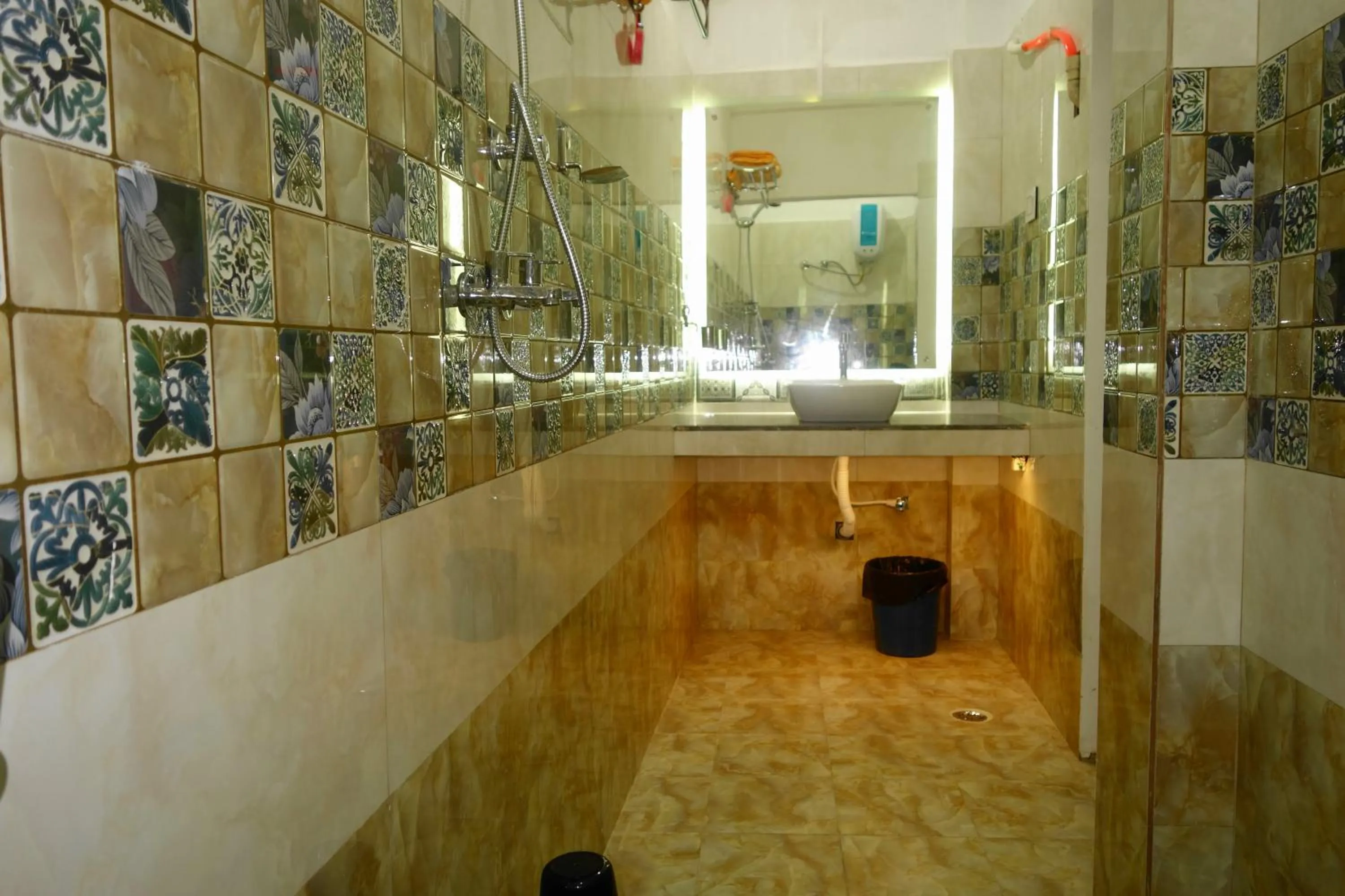 Bathroom in Hotel HCB (Hemo Chandra Bhawan)