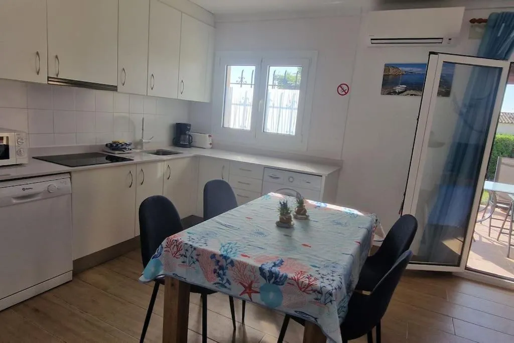 Dining area in Palmeres
