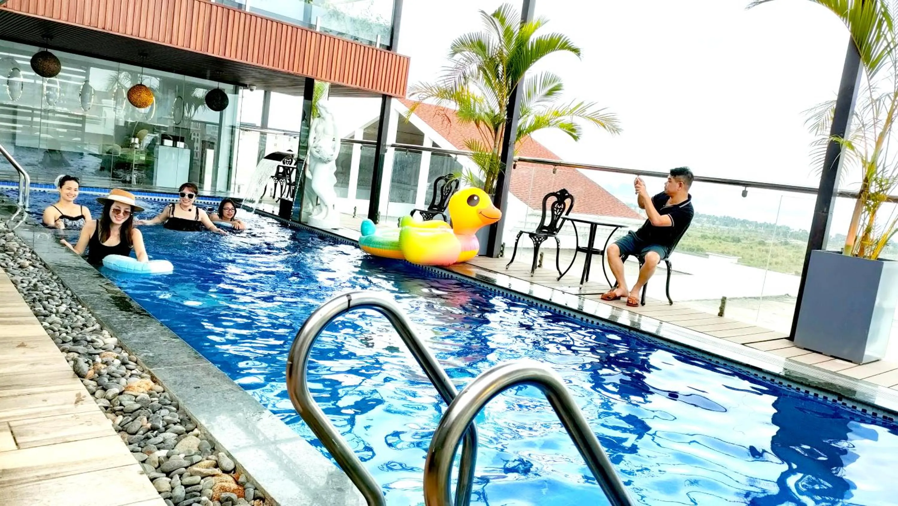 Swimming pool in Halong Lavender Hotel