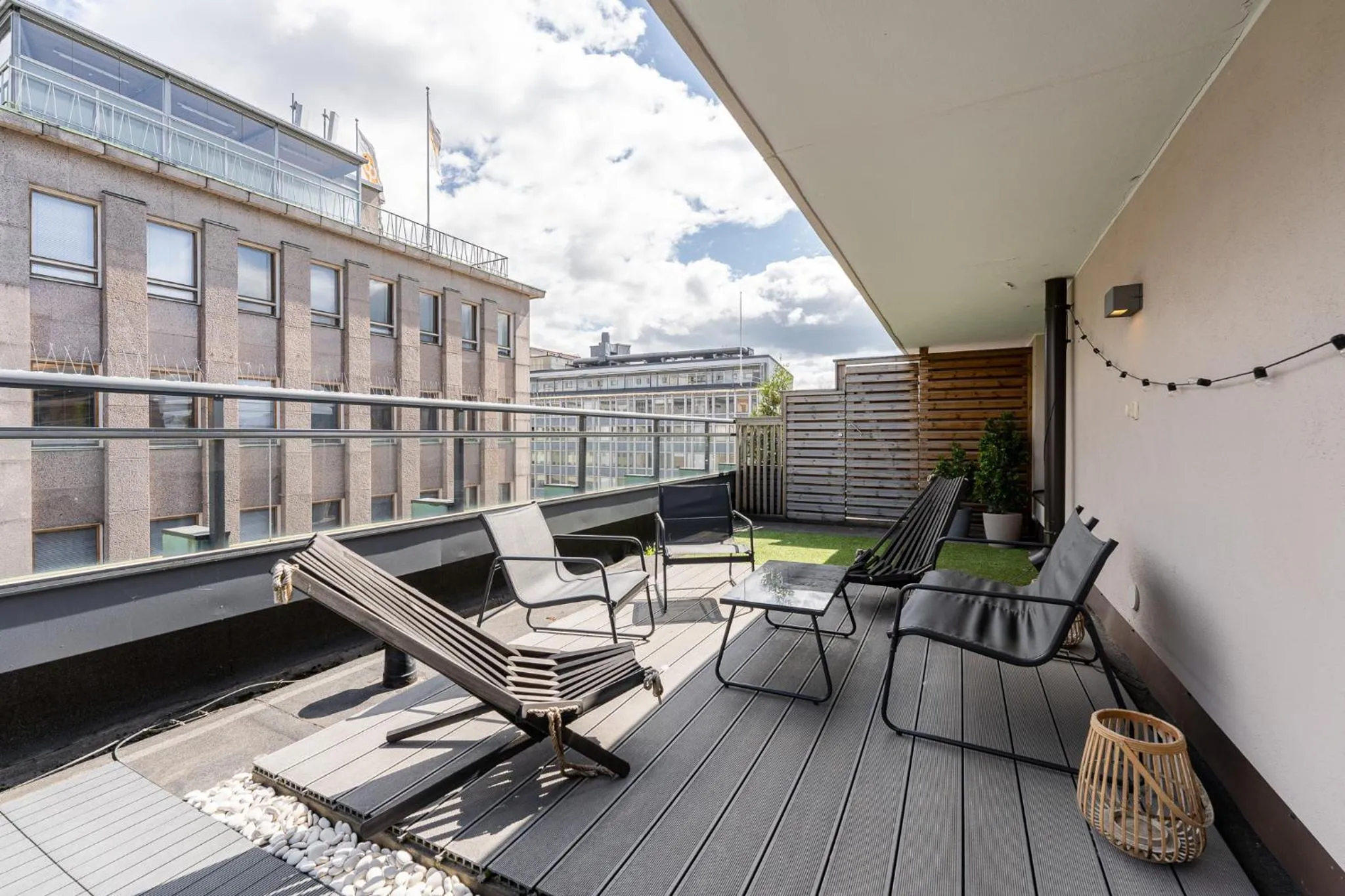 1BR Penthouse with Sauna & Rooftop Terrace