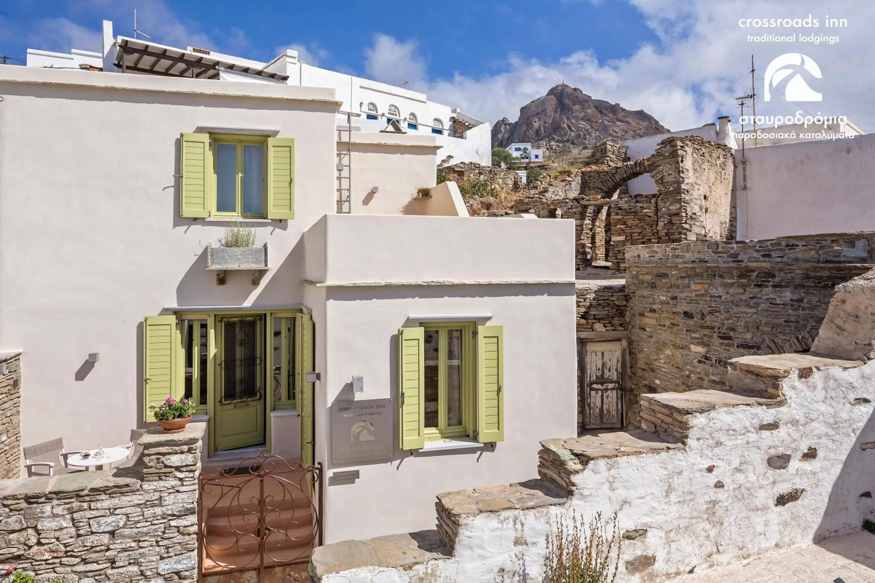 Facade/entrance in Crossroads Inn Traditional Lodging